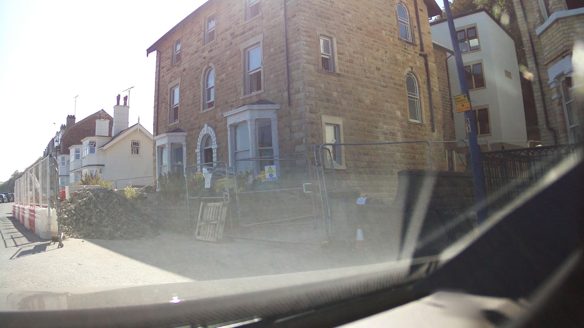Street view near The Landings, Filey — © southglos (CC BY-SA · Mapillary)