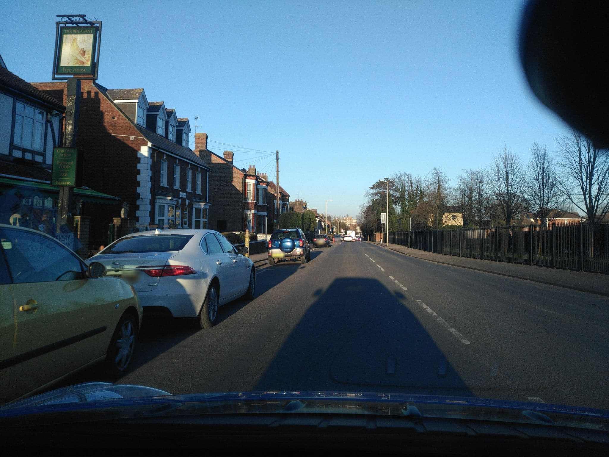 Street view near The Pheasant Inn, Dunstable — © zymurgic (CC BY-SA · Mapillary)