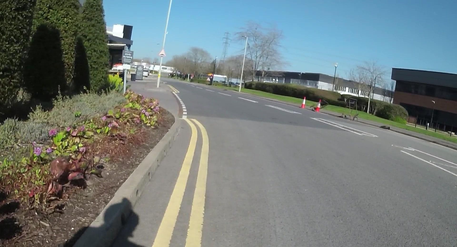Street view near Crowne Plaza Reading East, Lower Earley — © jpennycook (CC BY-SA · Mapillary)
