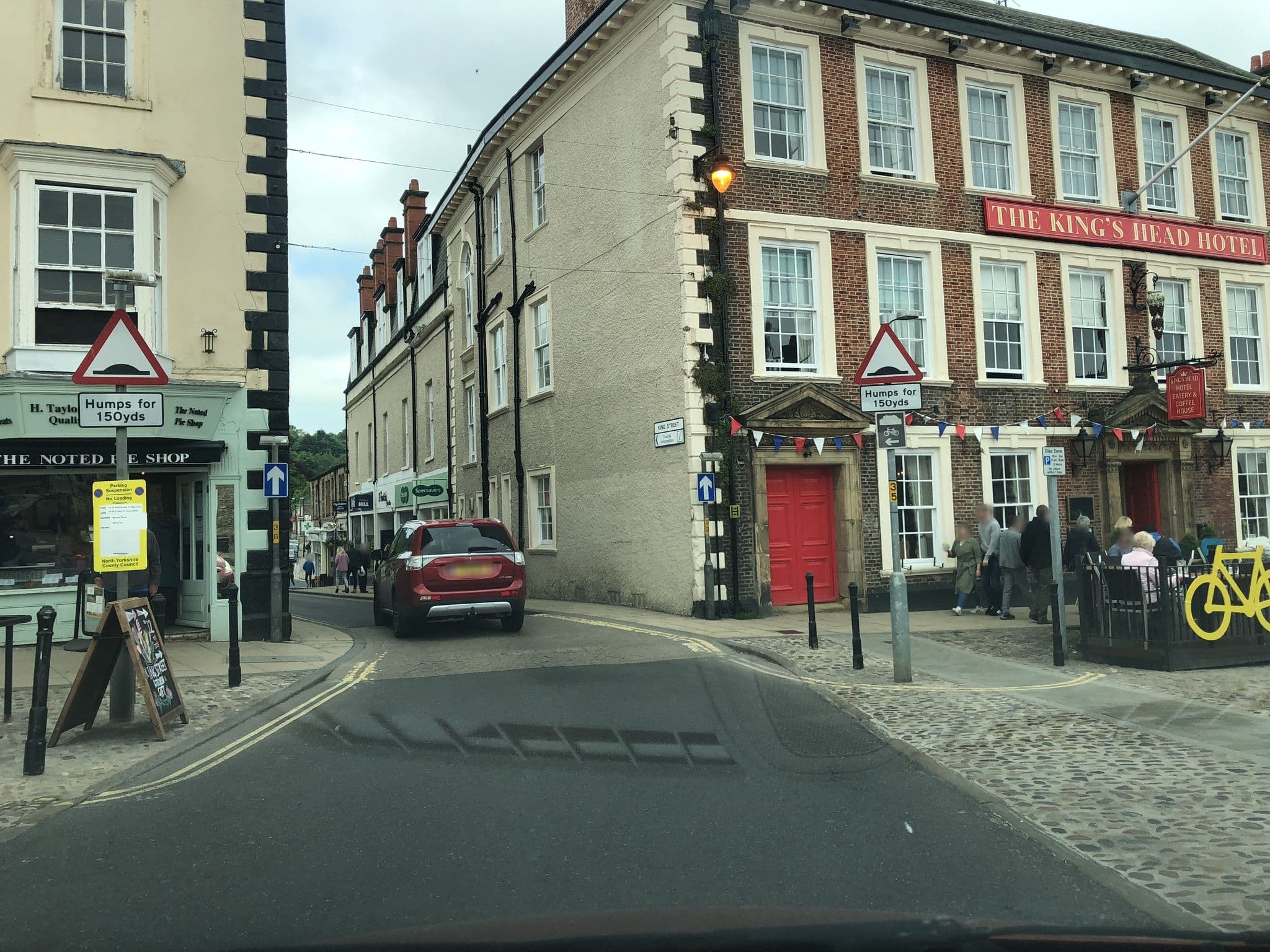 Street view near The Kings Head, Catterick Garrison — © locator (CC BY-SA · Mapillary)
