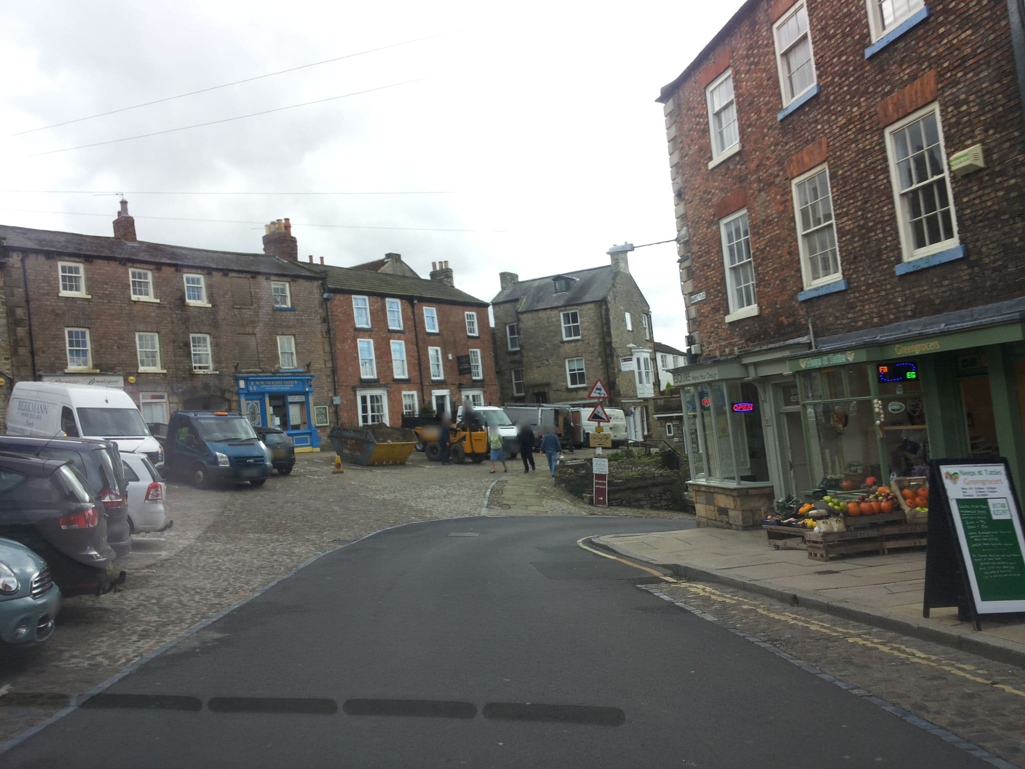 Street view near The Talbot Hotel, Catterick Garrison — © endszbrxns (CC BY-SA · Mapillary)