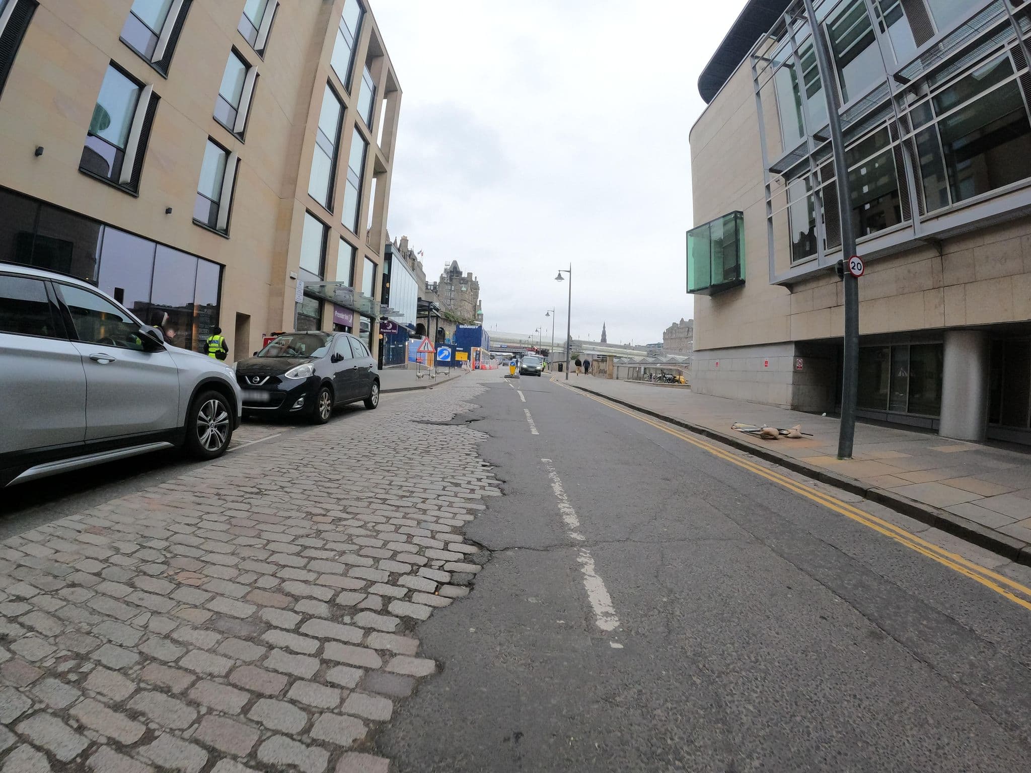 Street view near Premier Inn, Edinburgh — © hobgoblin (CC BY-SA · Mapillary)