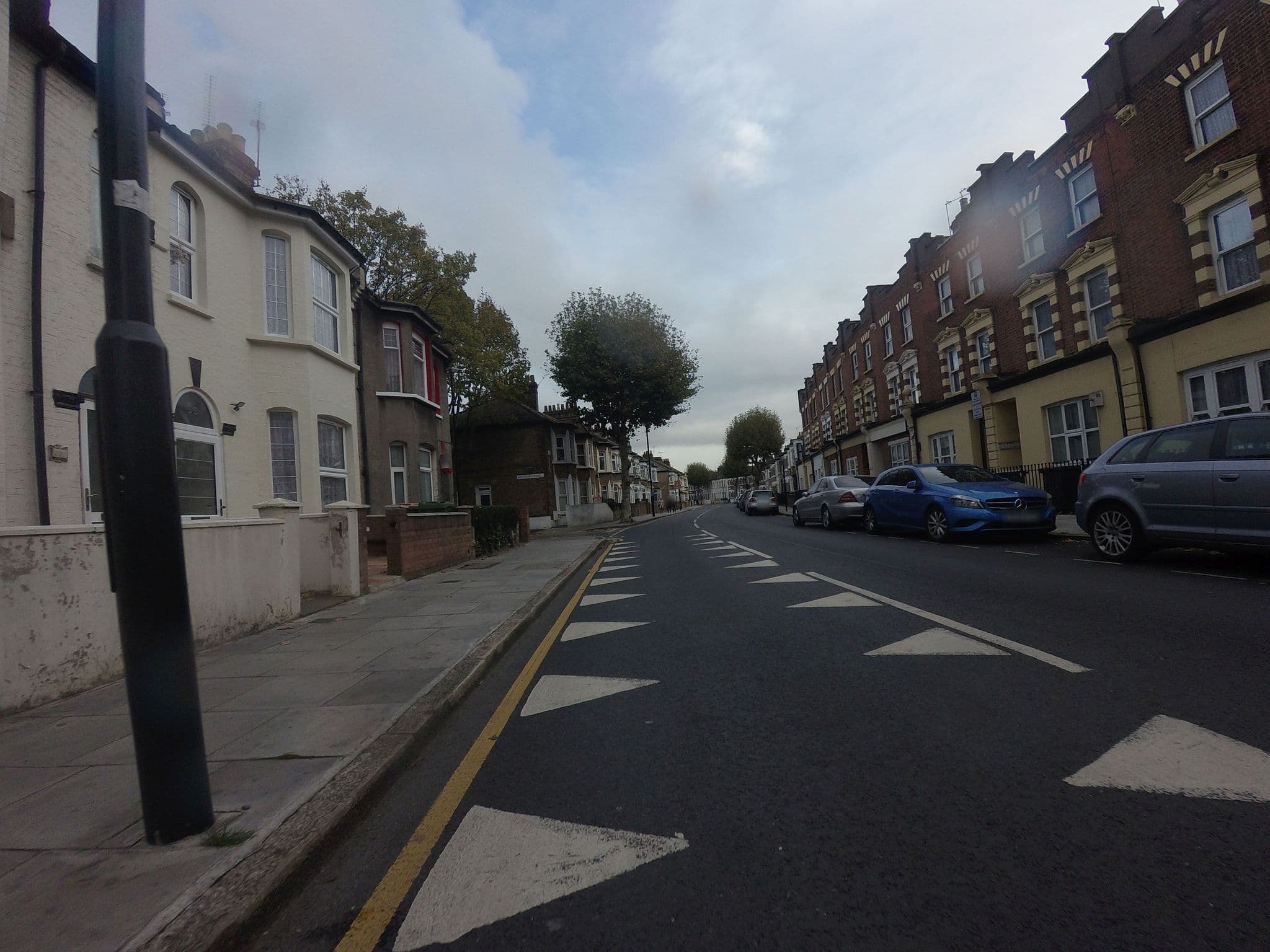Street view near beautiful living, Manor Park — © rskedgell (CC BY-SA · Mapillary)