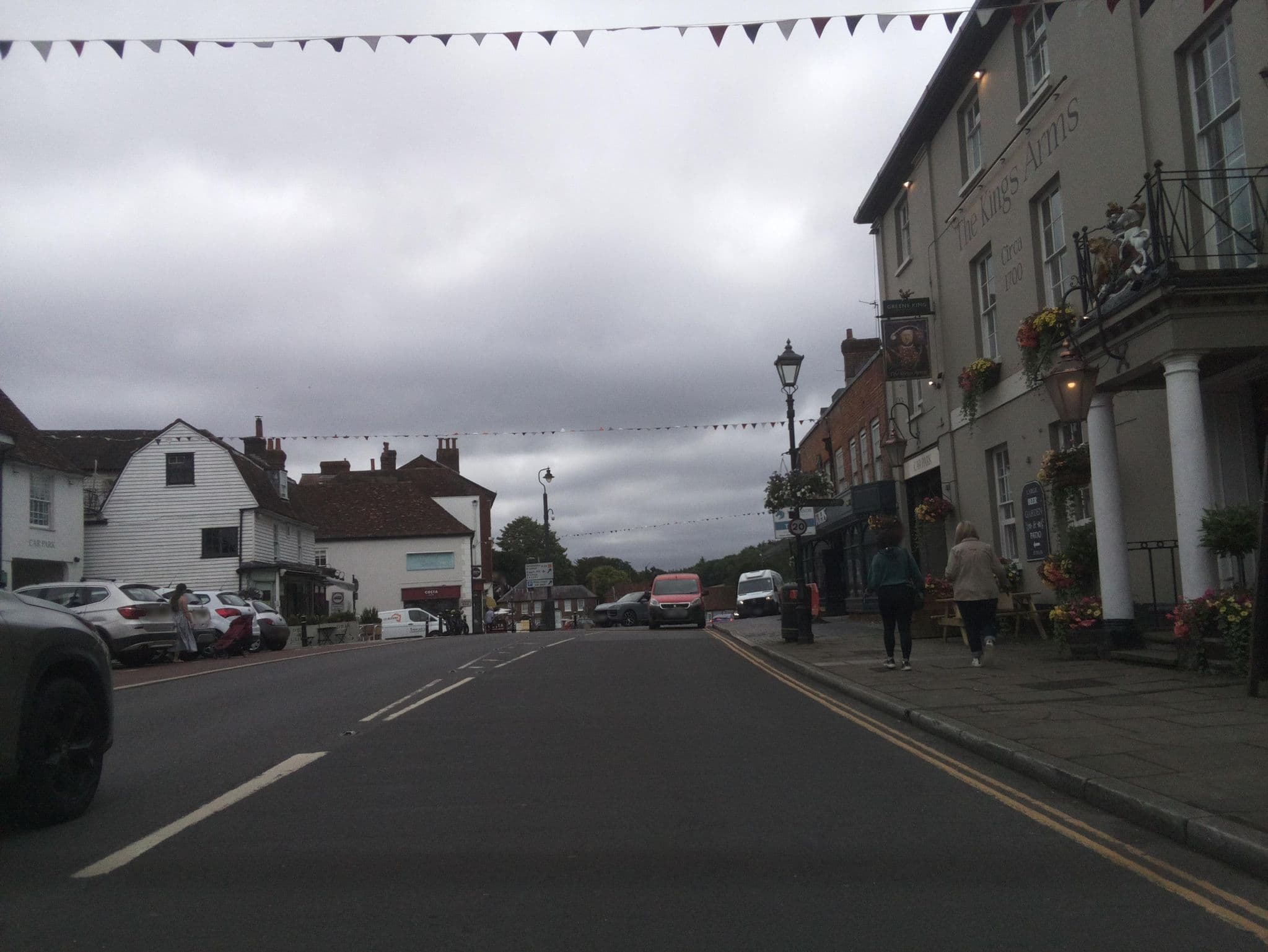 Street view near The Kings Arms, Westerham — © southglos (CC BY-SA · Mapillary)