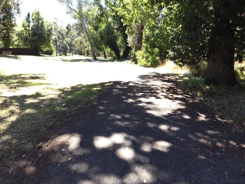 Street view near Woodend Town Park, Woodend — © mander (CC BY-SA · Mapillary)