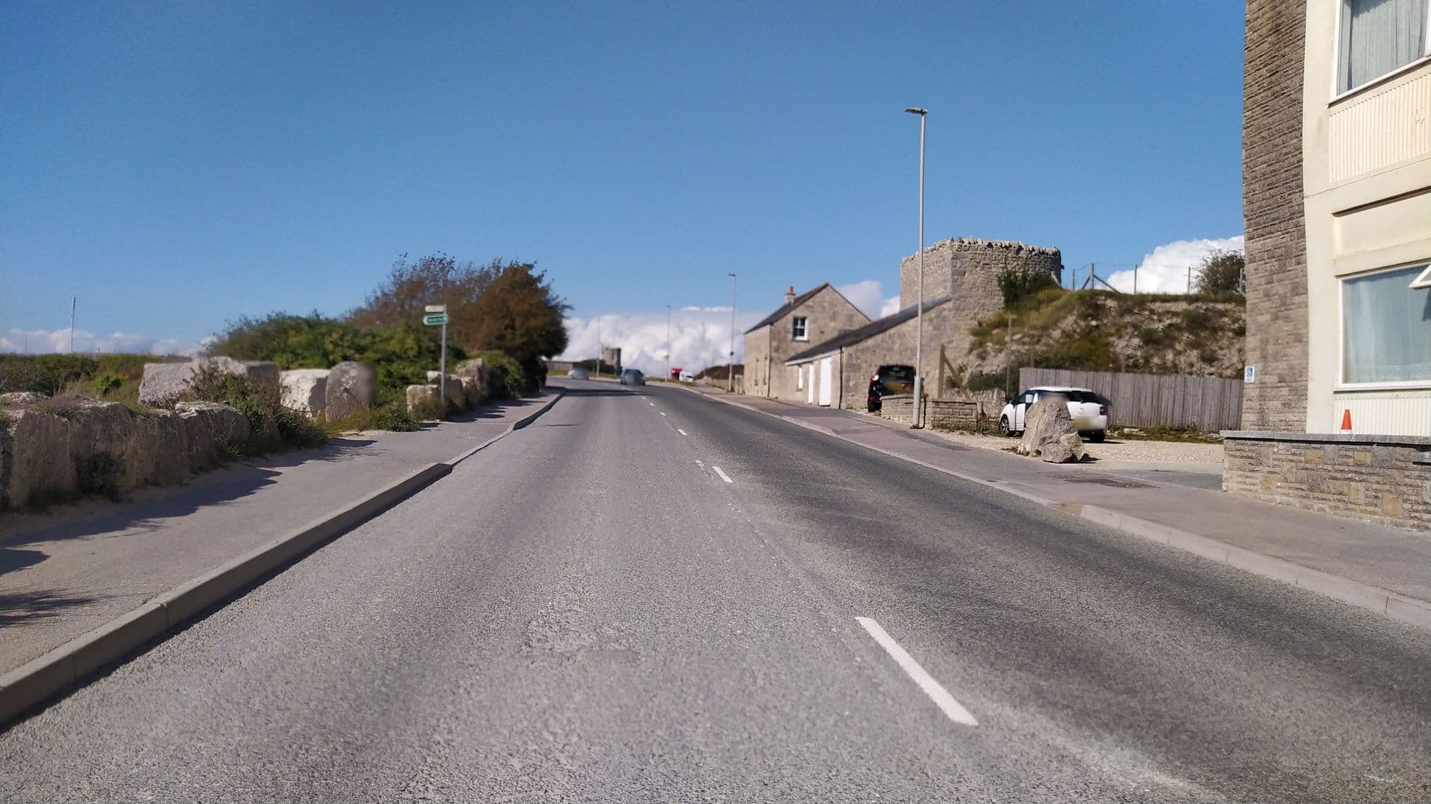Street view near Portland Lodge B&B, Fortuneswell — © noid (CC BY-SA · Mapillary)