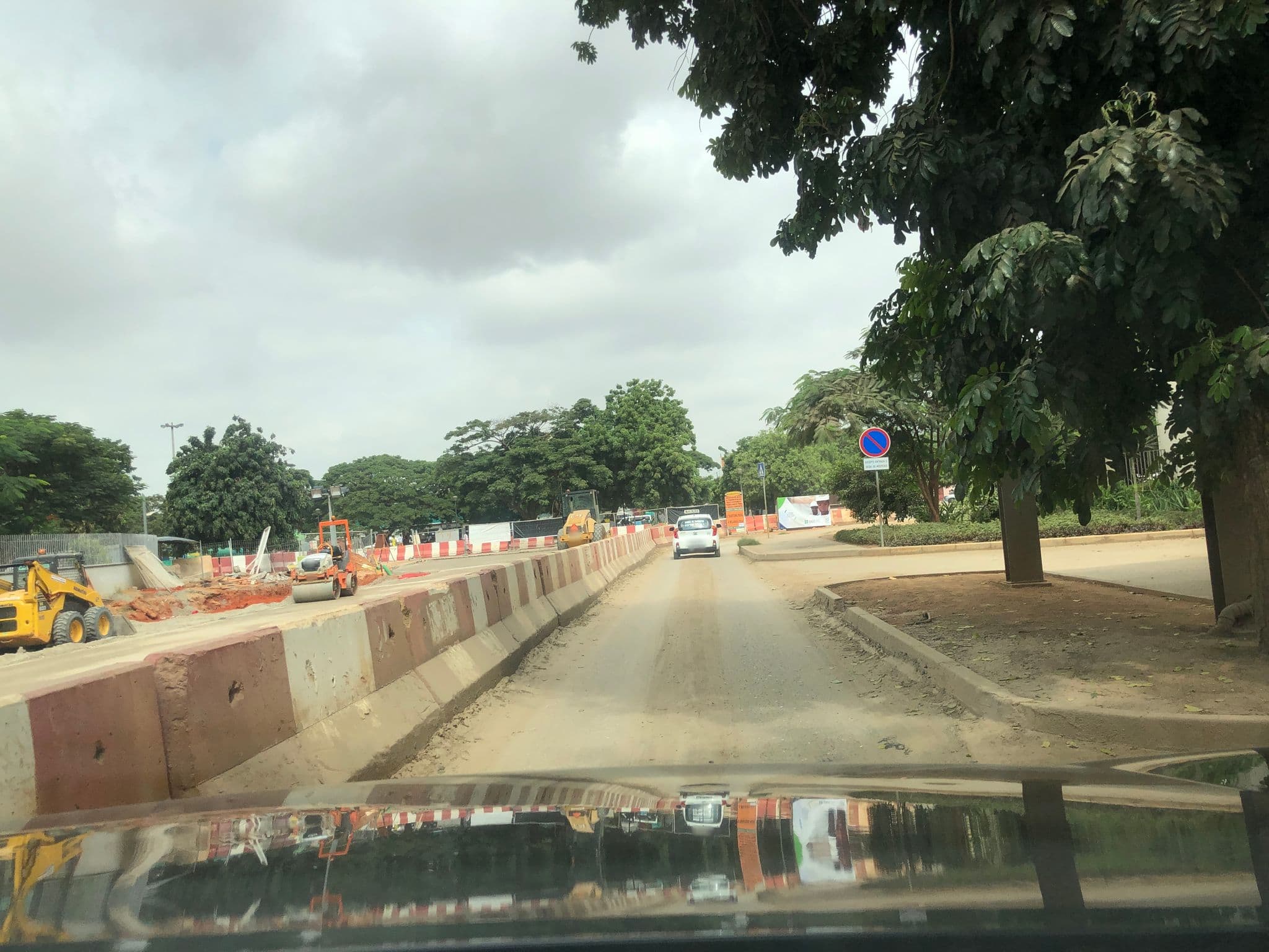 Street view near Hotel Forum, Luanda — © via (CC BY-SA · Mapillary)