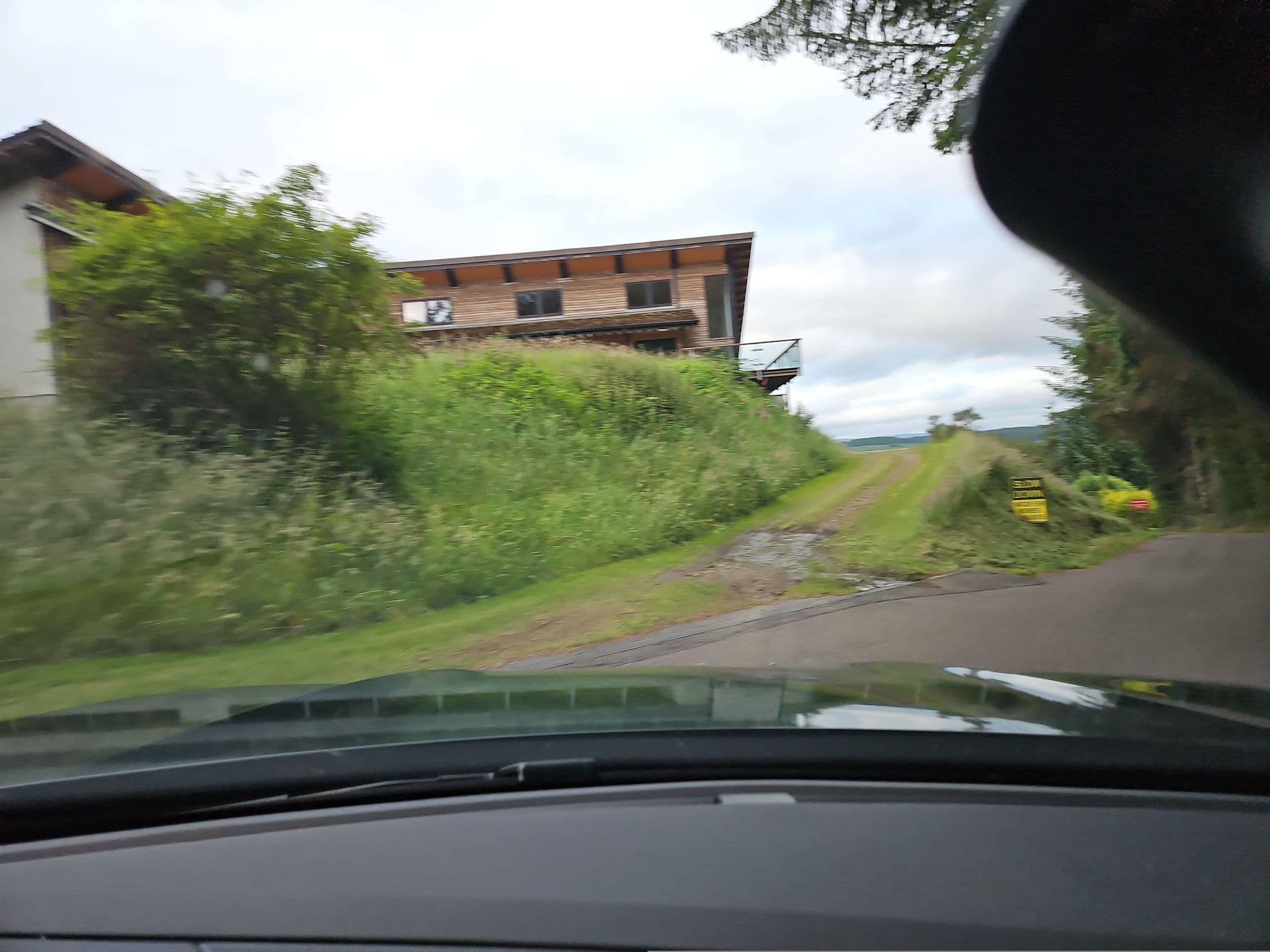 Street view near Drumnadrochit Lodges, Drumnadrochit — © toho (CC BY-SA · Mapillary)