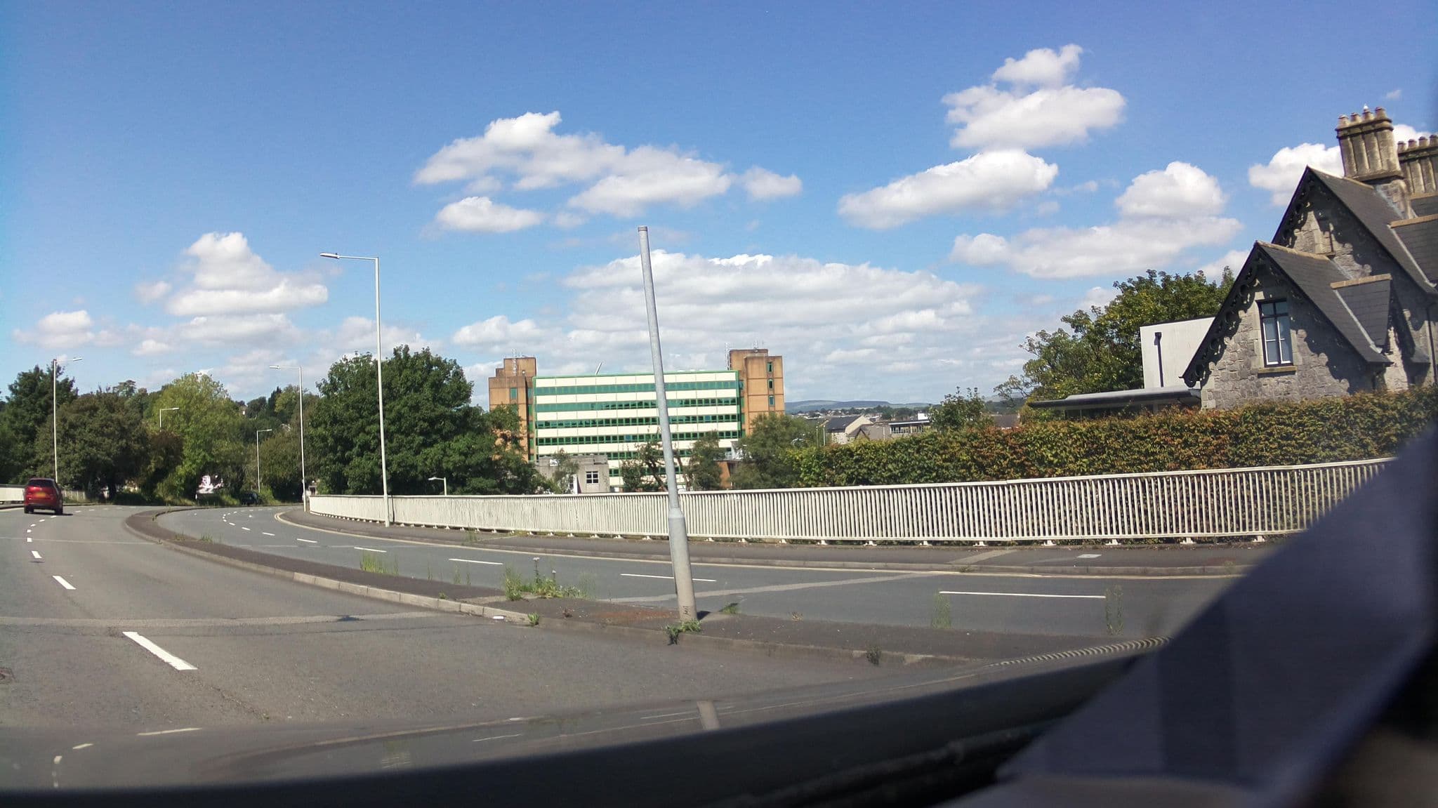 Street view near Cae Court, Bridgend — © southglos (CC BY-SA · Mapillary)
