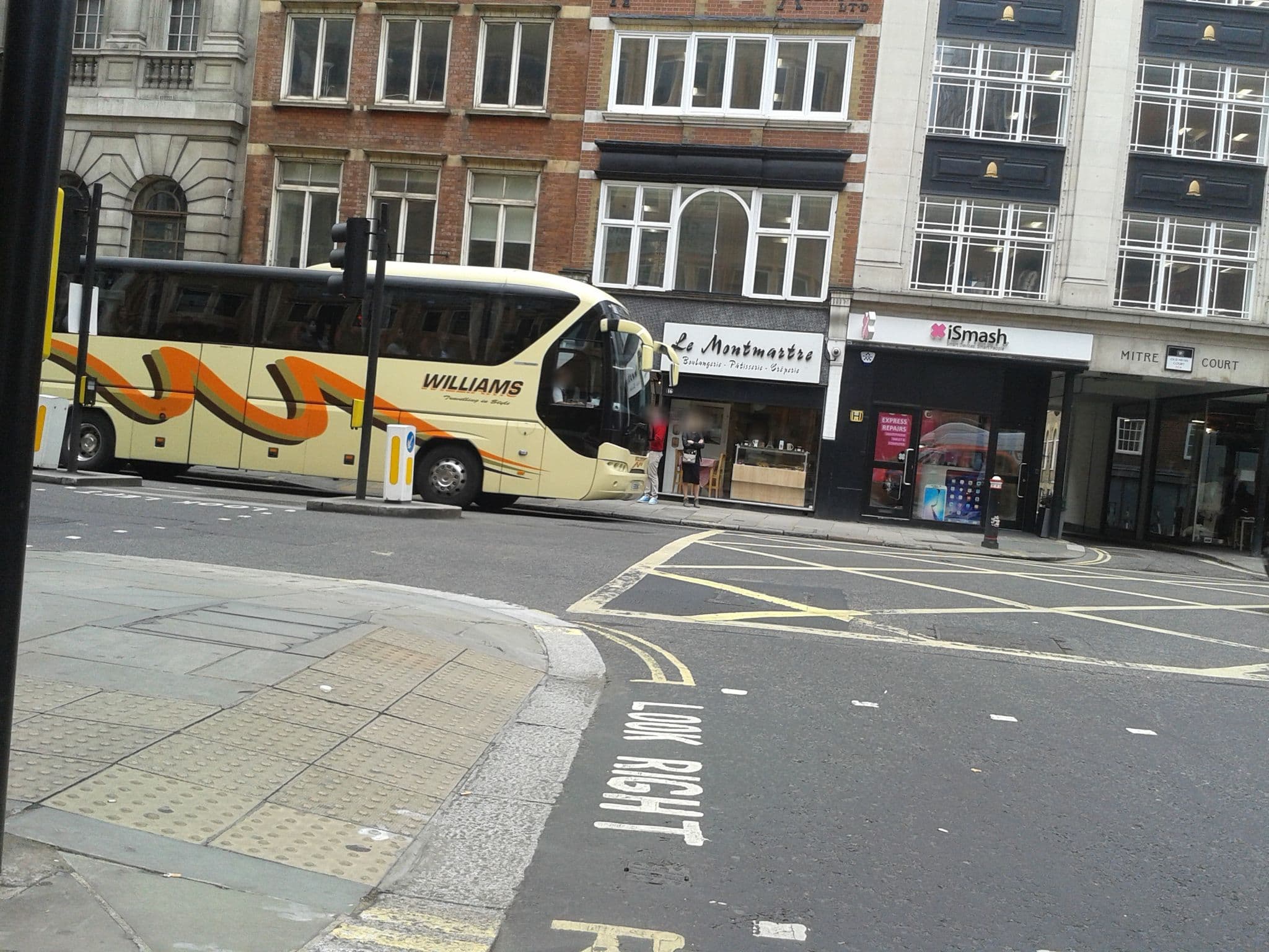 Street view near Crane Court Apartments, Holborn — © cyclestreets (CC BY-SA · Mapillary)