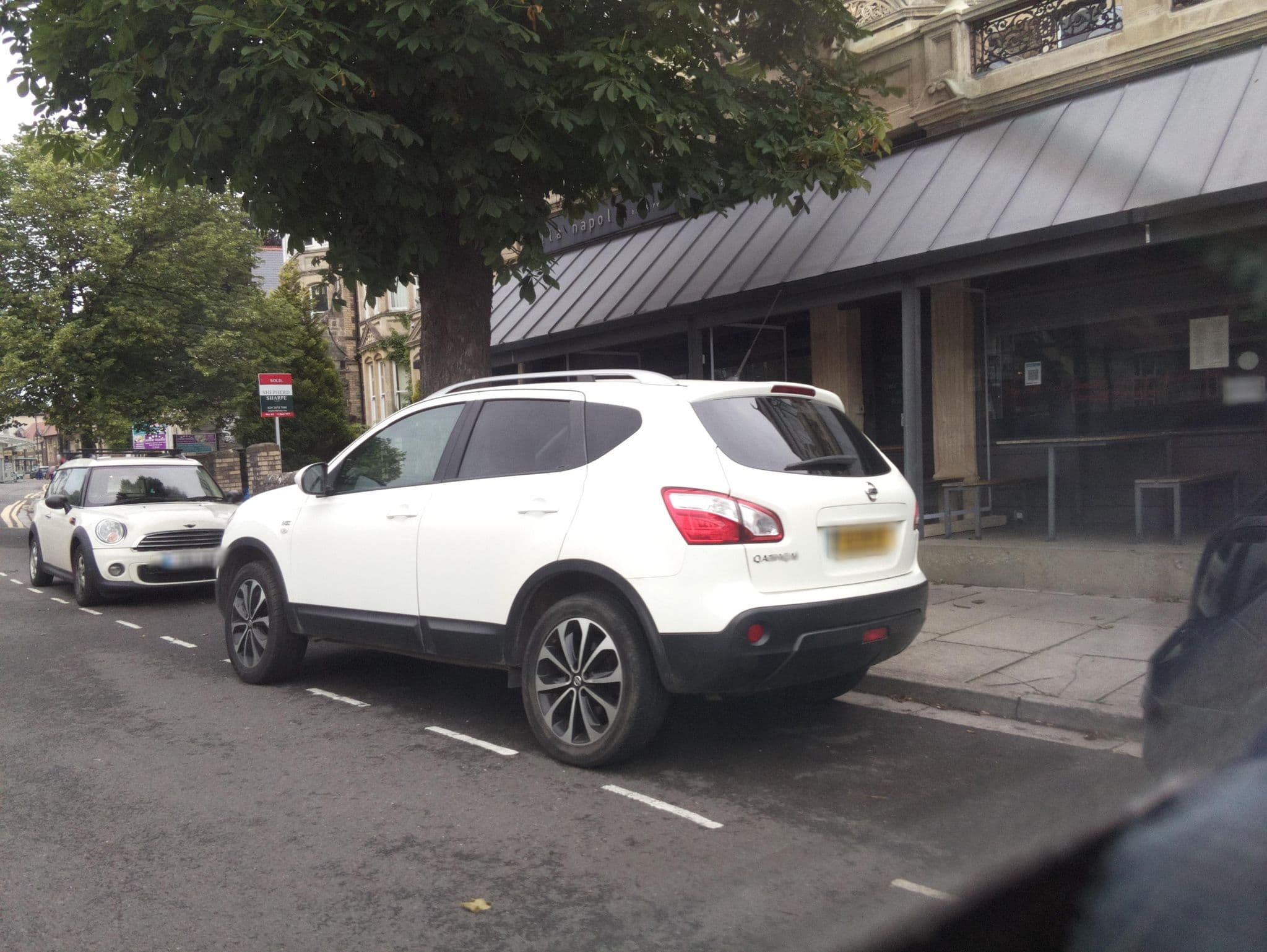 Street view near Glendale Hotel, Penarth — © southglos (CC BY-SA · Mapillary)