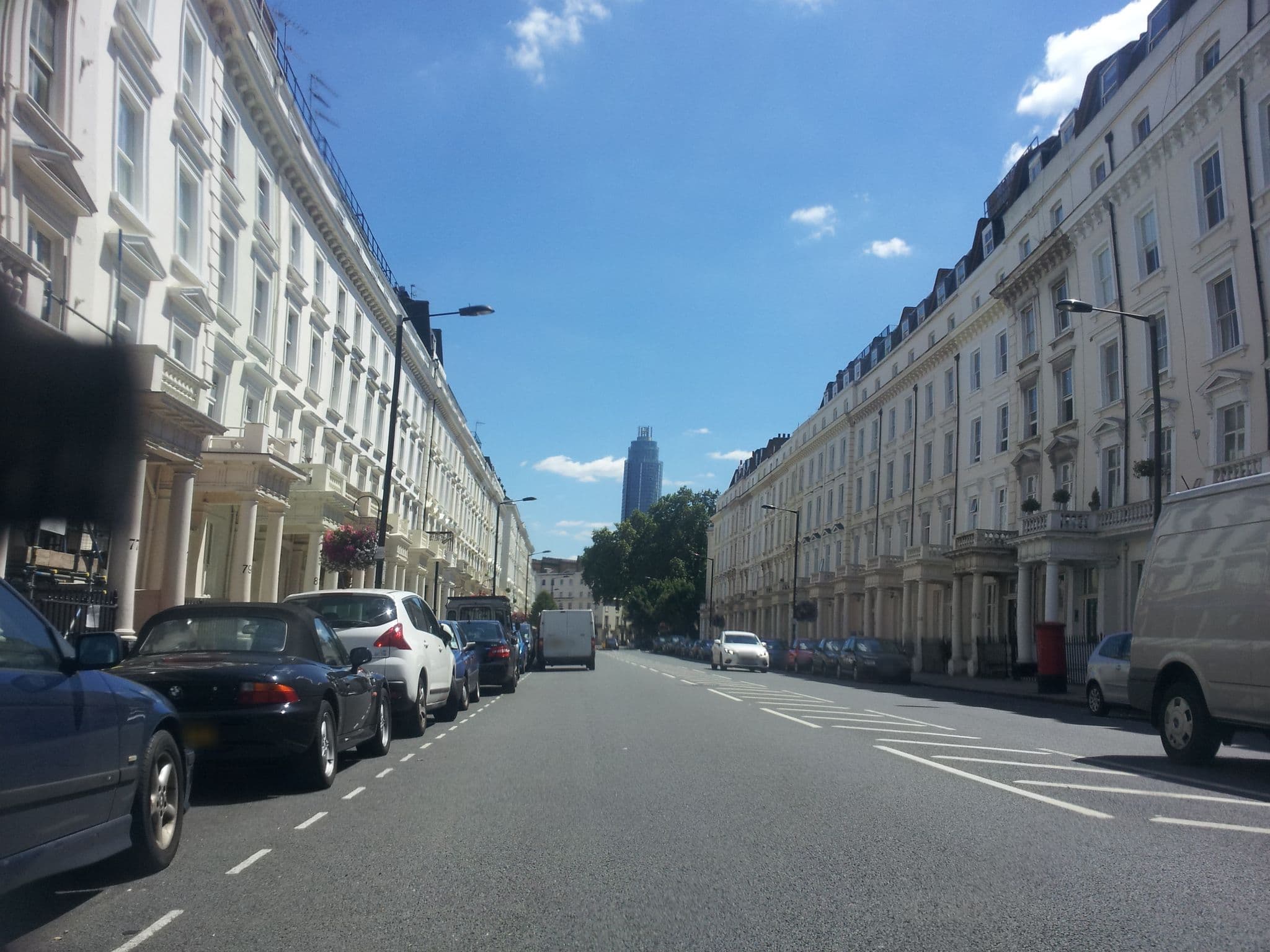 Street view near Astor Victoria Hostel, Pimlico — © paulbiv (CC BY-SA · Mapillary)