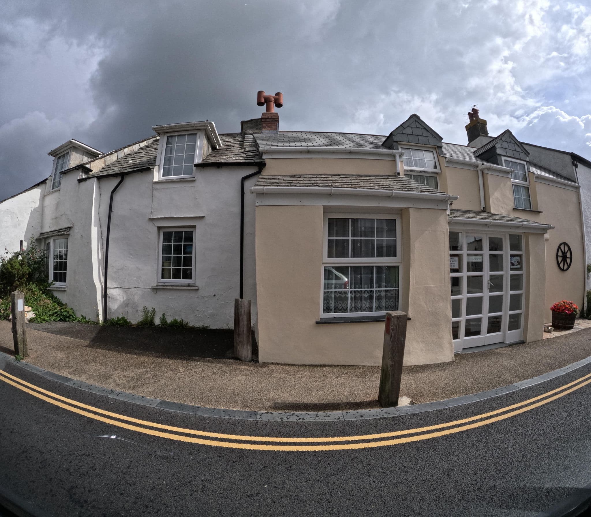 Street view near The Cottage Tea Shop, Tintagel — © hobgoblin (CC BY-SA · Mapillary)