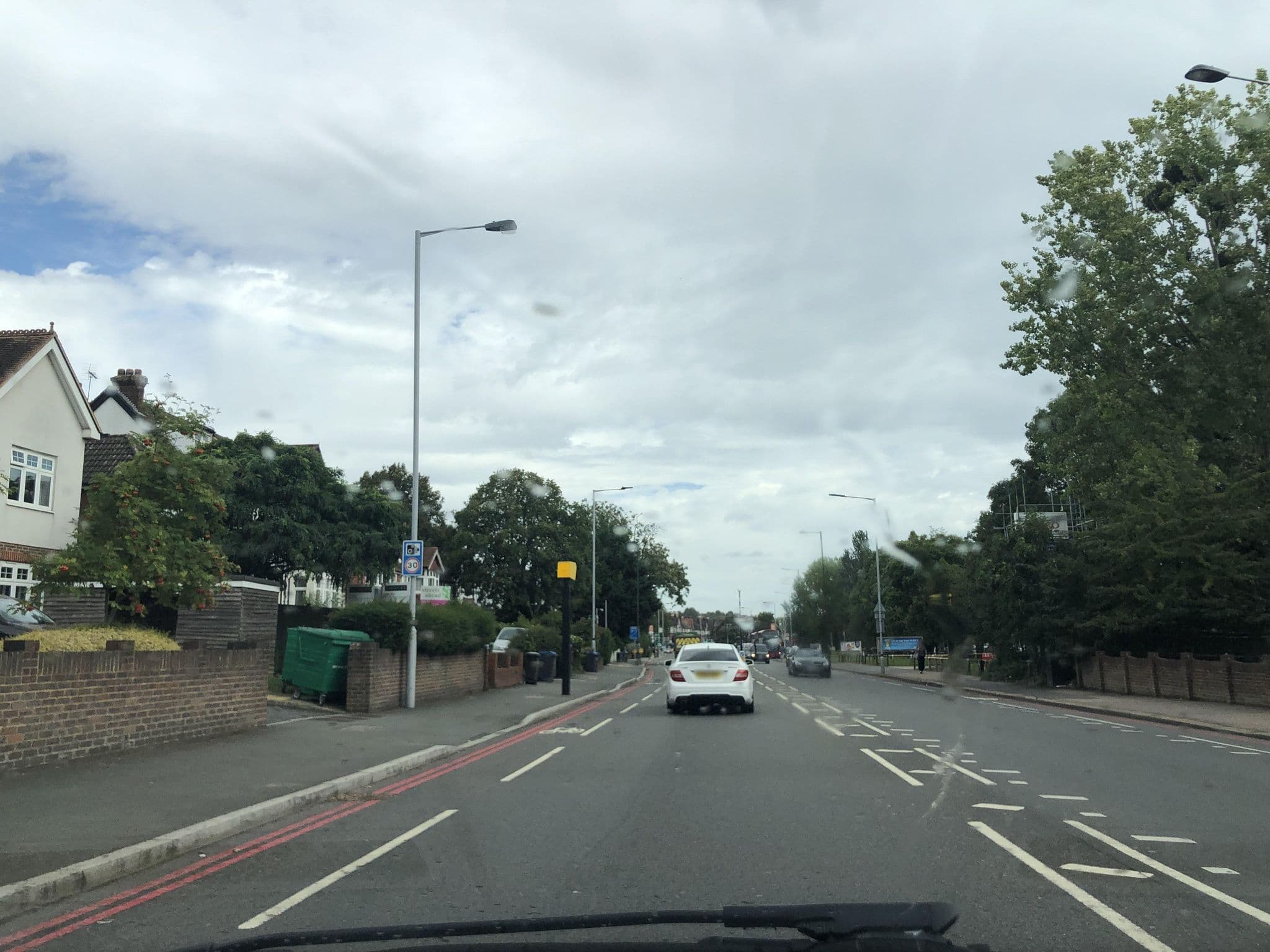 Street view near Purley Cross Guest House, Purley — © laye (CC BY-SA · Mapillary)