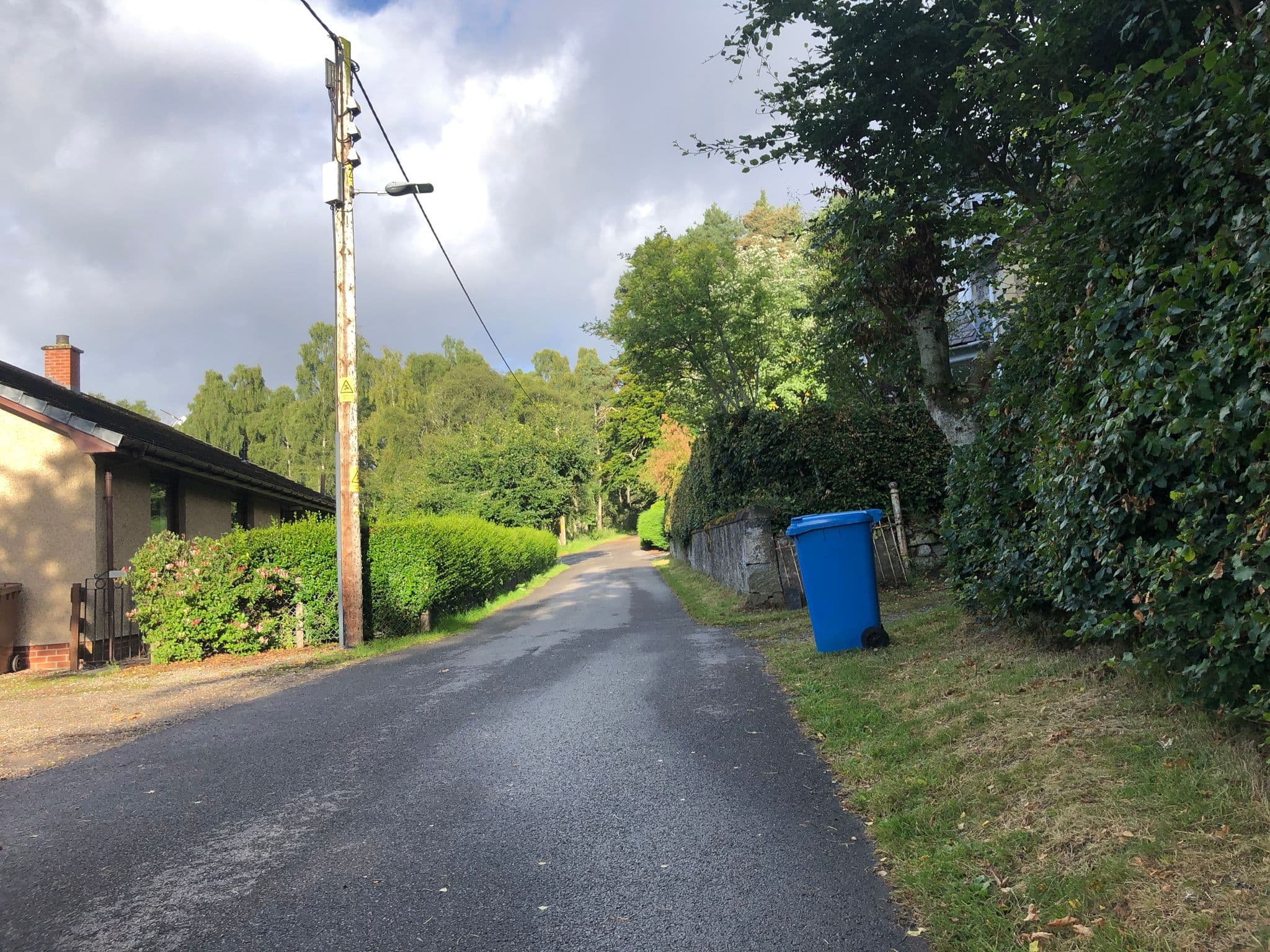 Street view near Squirrel View, Newtonmore — © drnoble (CC BY-SA · Mapillary)