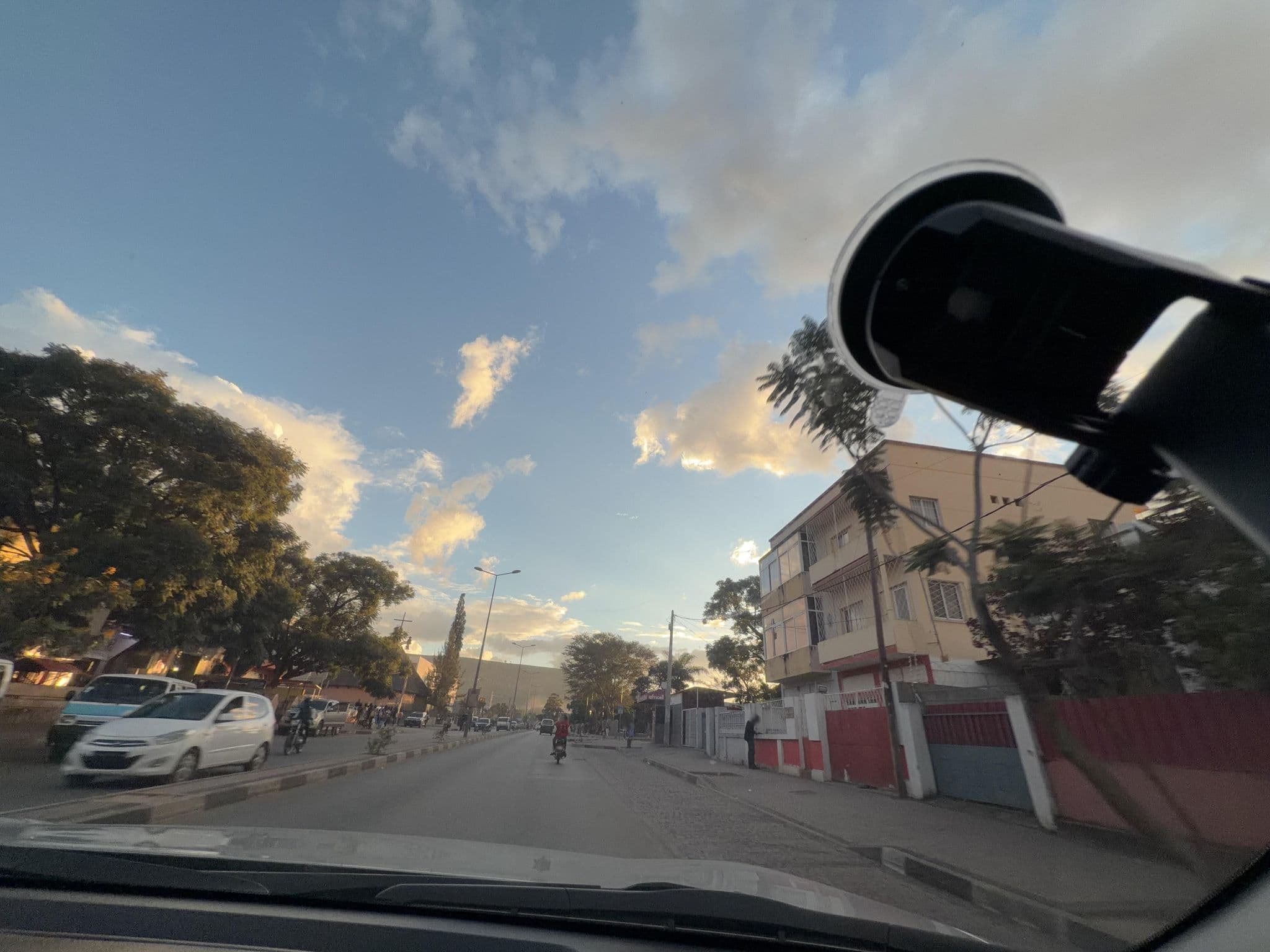 Street view near VIP Huíla Hotel, Lubango — © viag8 (CC BY-SA · Mapillary)
