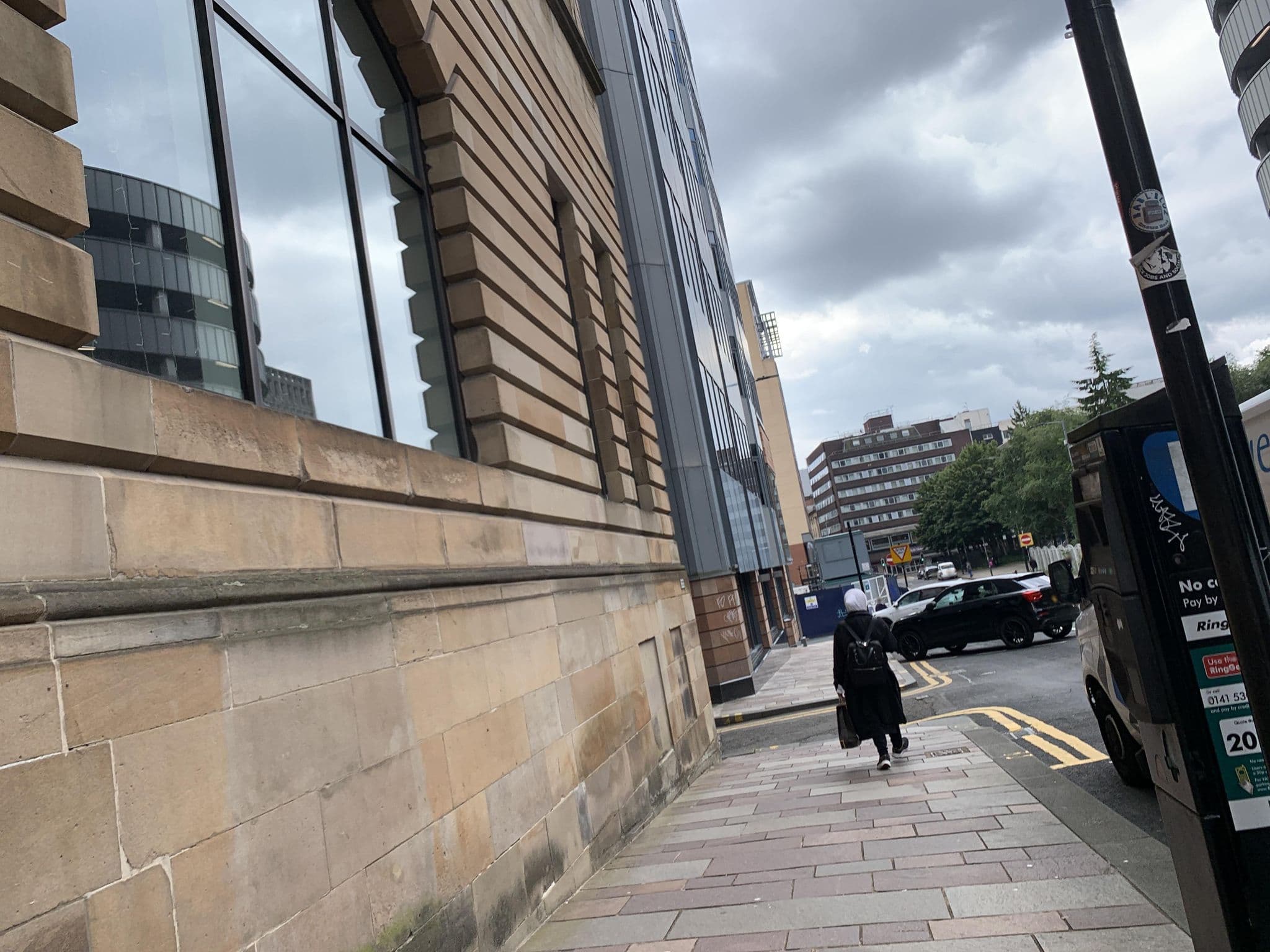 Street view near Hotel Indigo, Glasgow — © gmc (CC BY-SA · Mapillary)