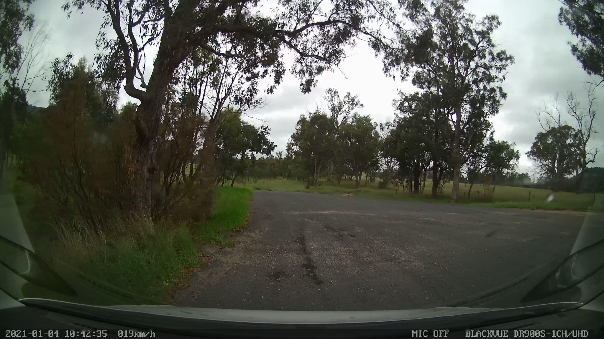 Street view near Bluff Rock Rest Area, Tenterfield — © bob3bob3 (CC BY-SA · Mapillary)