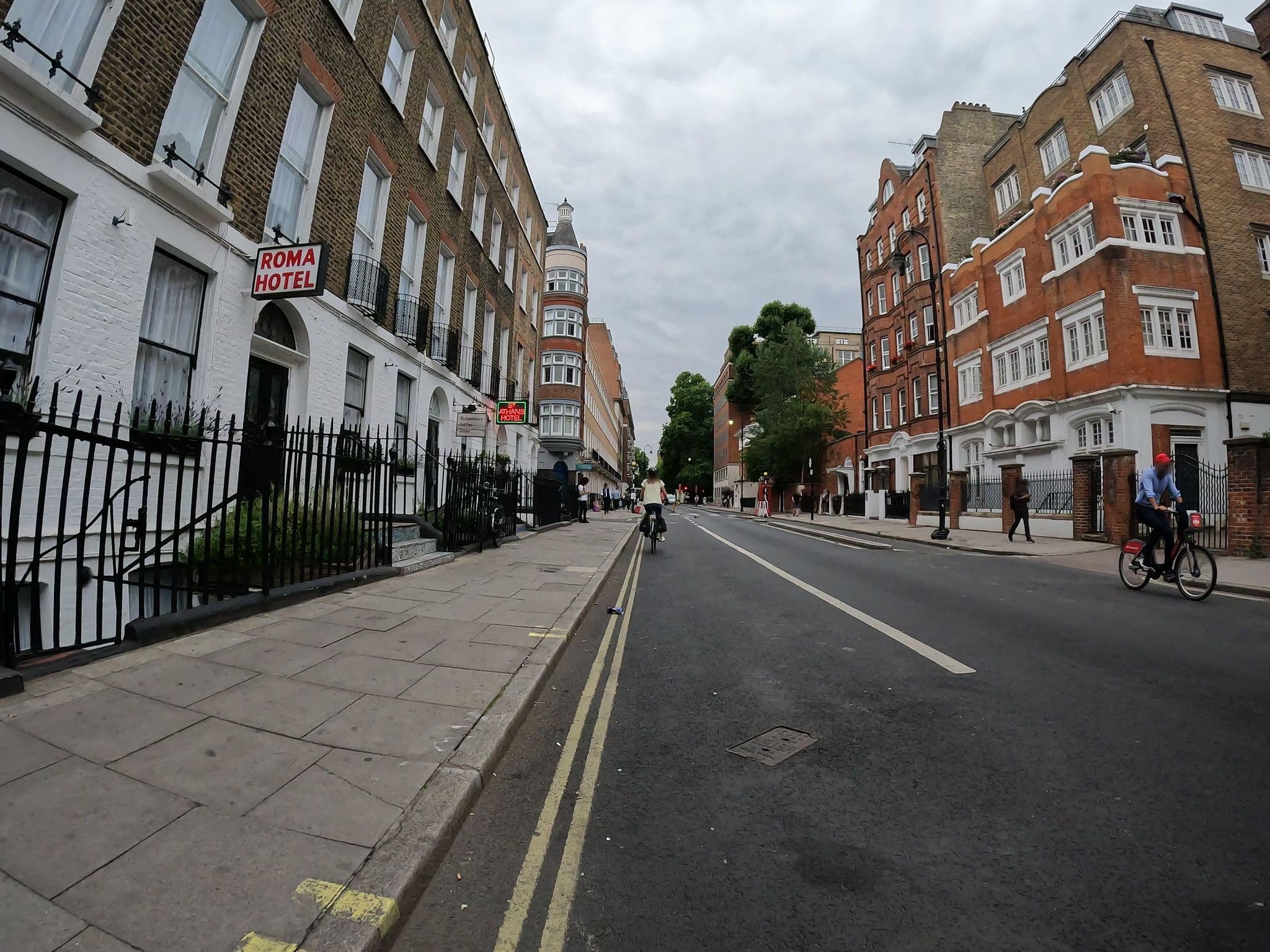 Street view near St Athans Hotel, King's Cross — © erias (CC BY-SA · Mapillary)