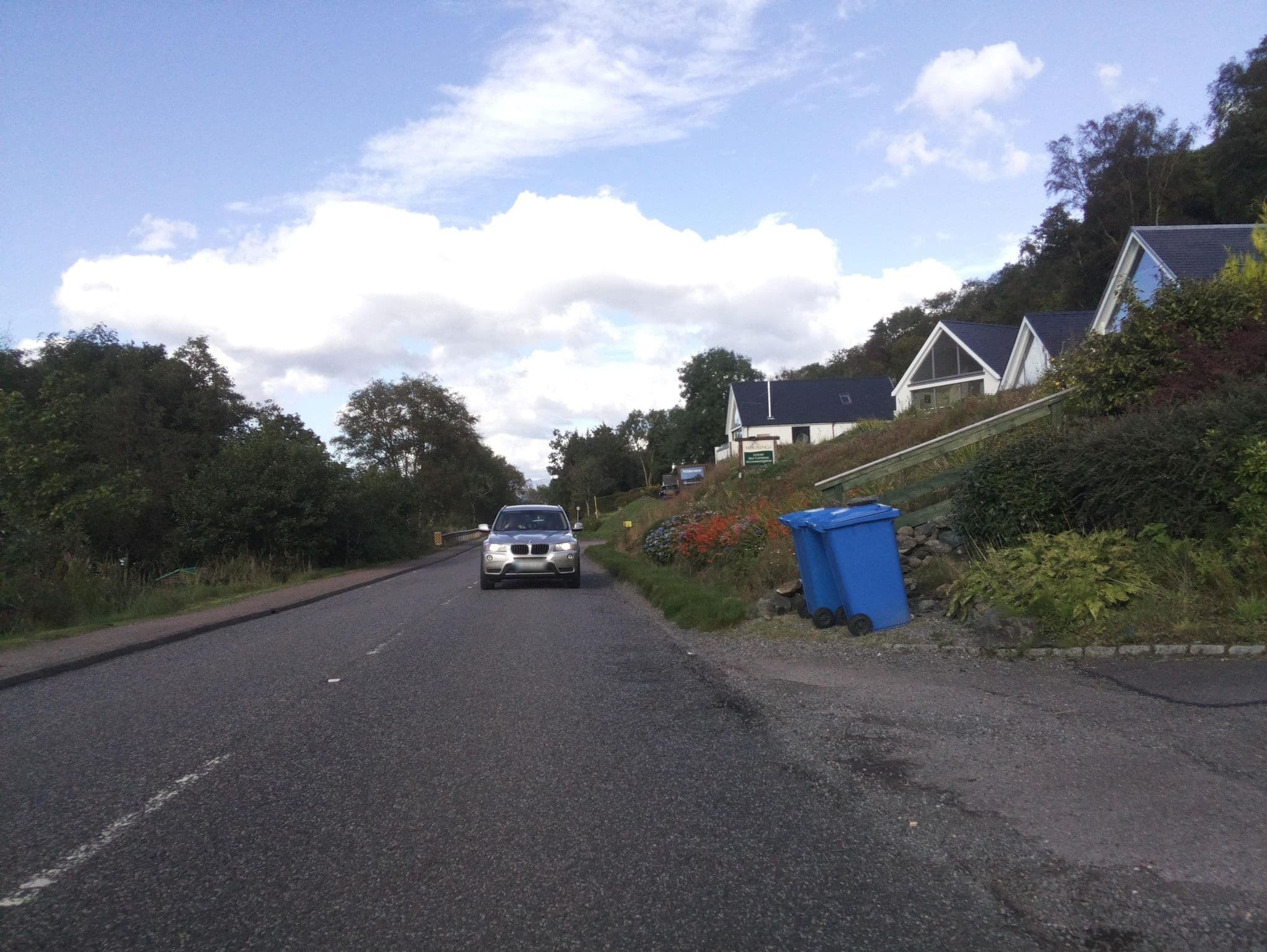 Street view near Torlinnhe, Fort William