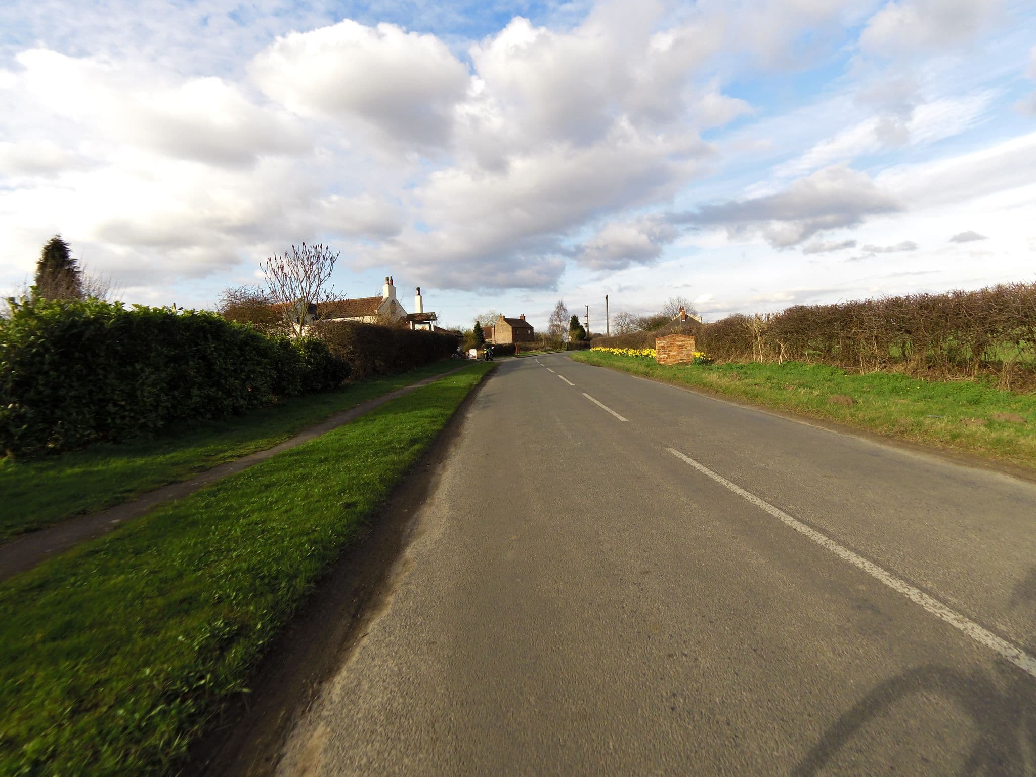 Street view near Sloop Inn Campsite, Camblesforth — © smsm1 (CC BY-SA · Mapillary)