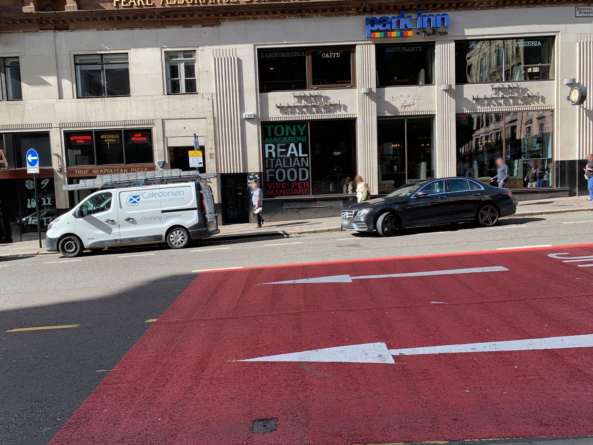 Street view near Park Inn, Glasgow — © gmc (CC BY-SA · Mapillary)