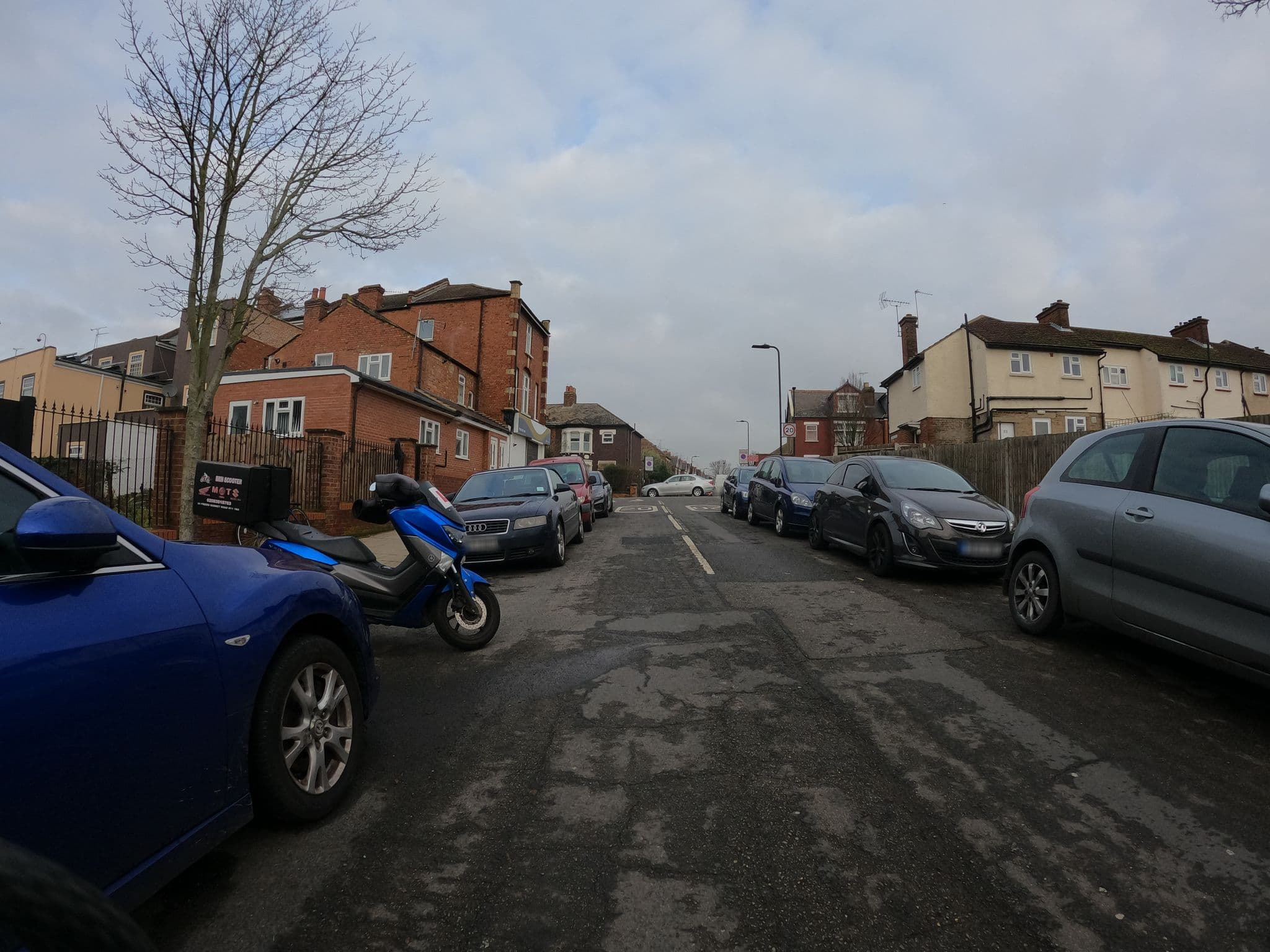 Street view near Boston Manor Hotel, West Ealing — © milhouse (CC BY-SA · Mapillary)