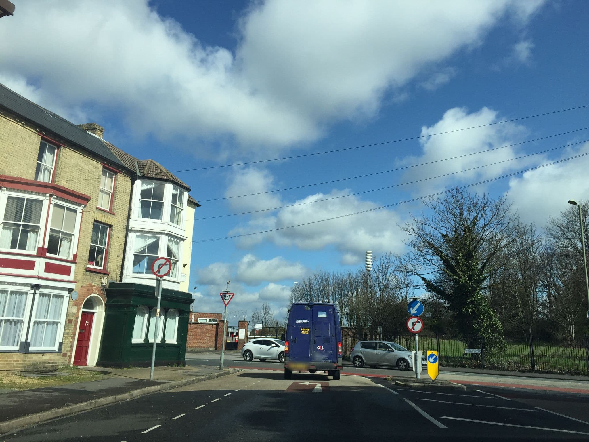 Street view near Spring Garden Guest House, Gosport — © benscottrobinson (CC BY-SA · Mapillary)