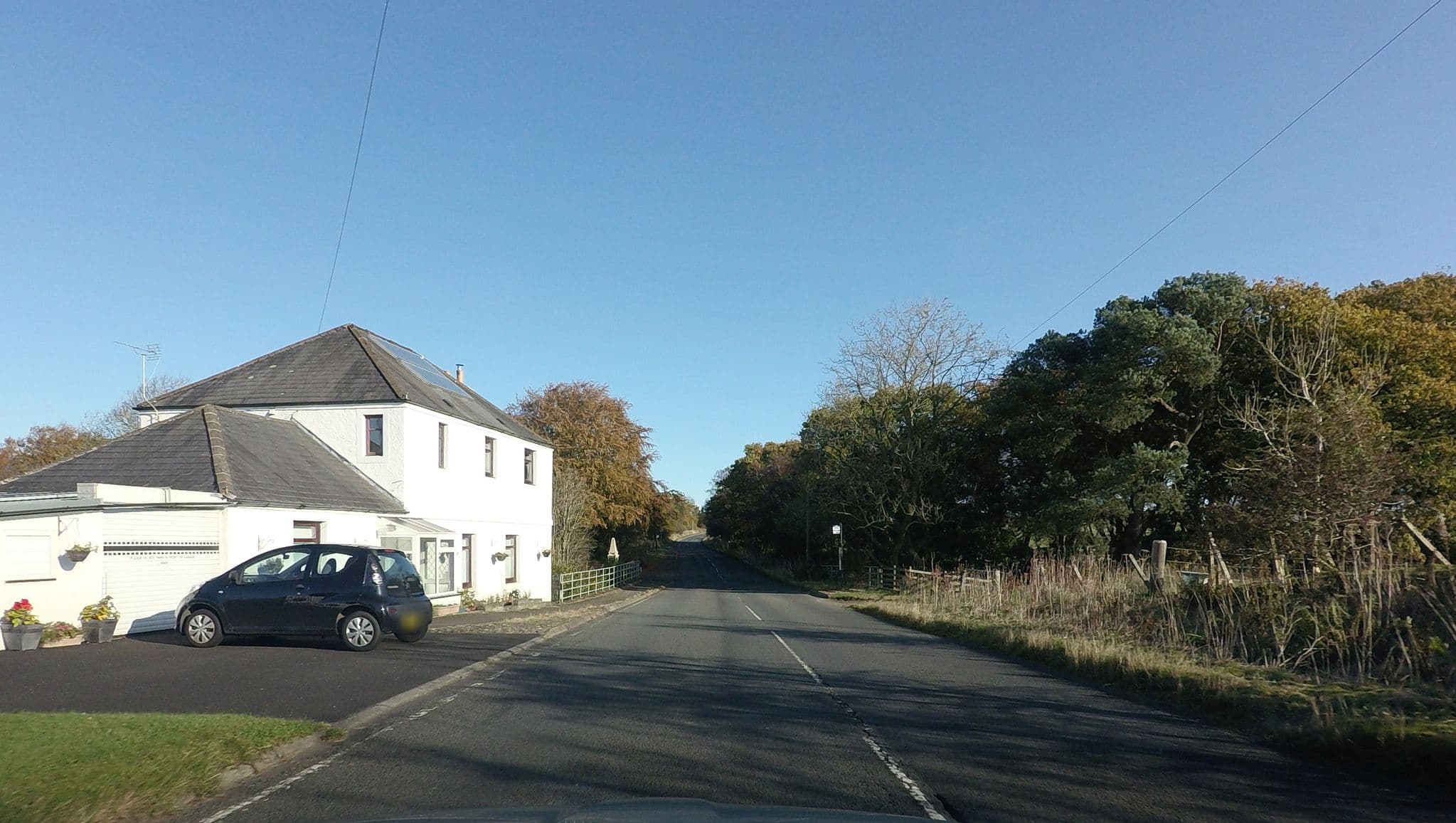 Street view near Loch Fitty Cottage B And B, Kelty — © hobgoblin (CC BY-SA · Mapillary)