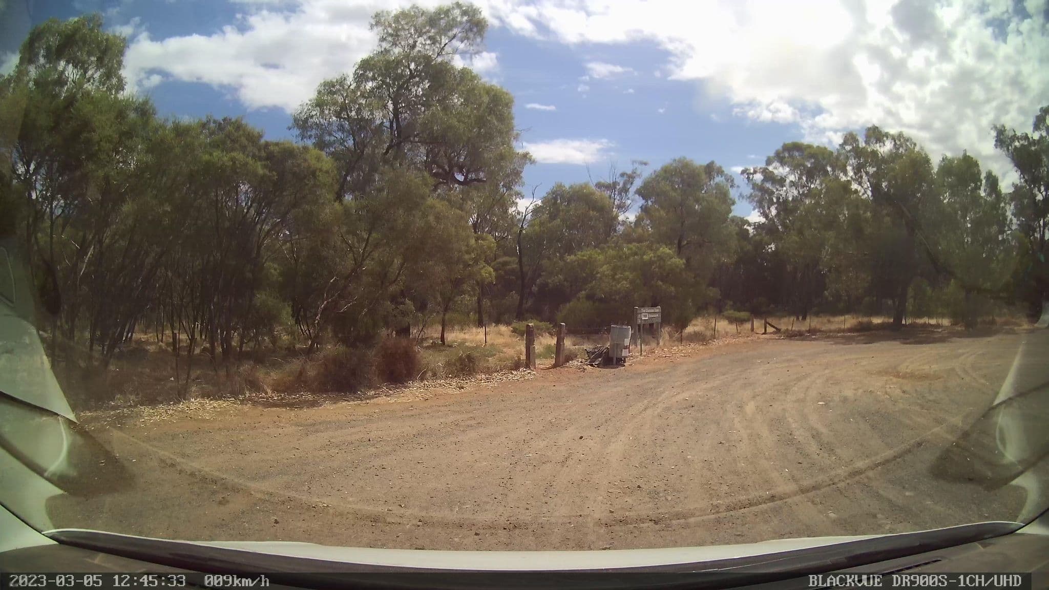 Street view near Charcoal Tank Nature Reserve - Rest Area, West Wyalong — © bob3bob3 (CC BY-SA · Mapillary)