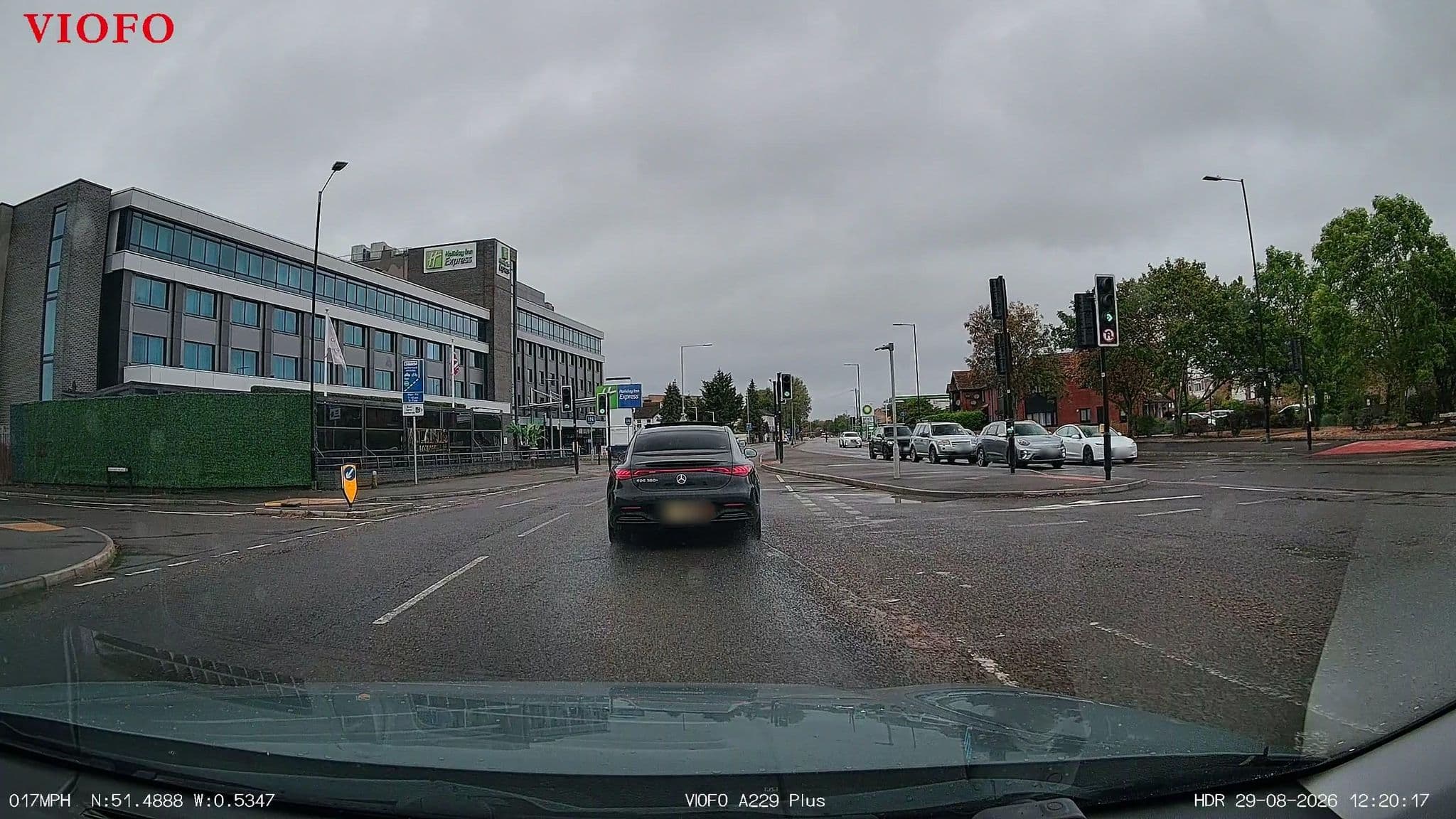 Street view near Airport Guest House, Colnbrook — © RyanBush (CC BY-SA · Mapillary)