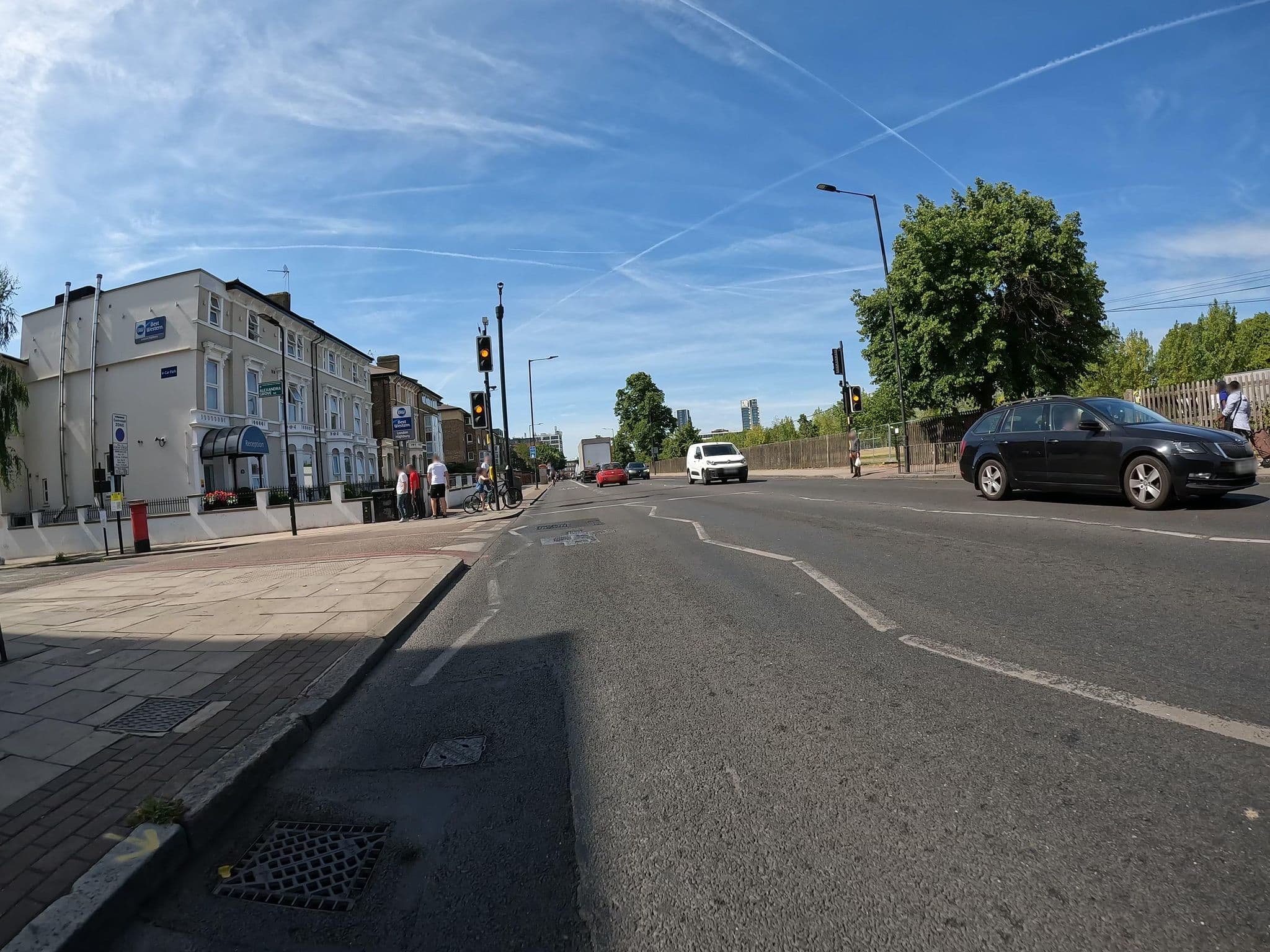 Street view near Best Western London Highbury, Stroud Green — © erias (CC BY-SA · Mapillary)