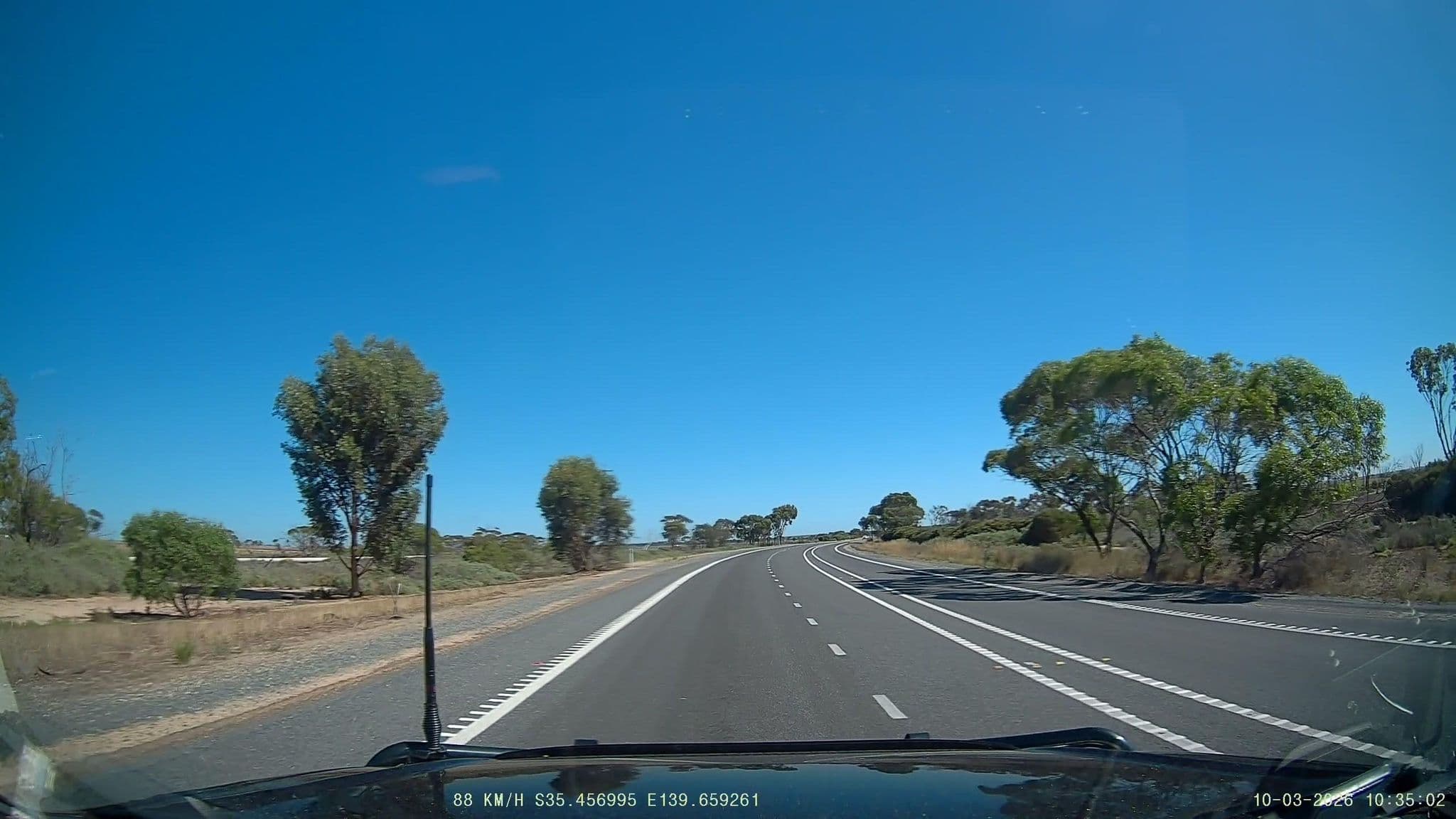 Street view near Coomandook North, Tailem Bend — © fizzie (CC BY-SA · Mapillary)