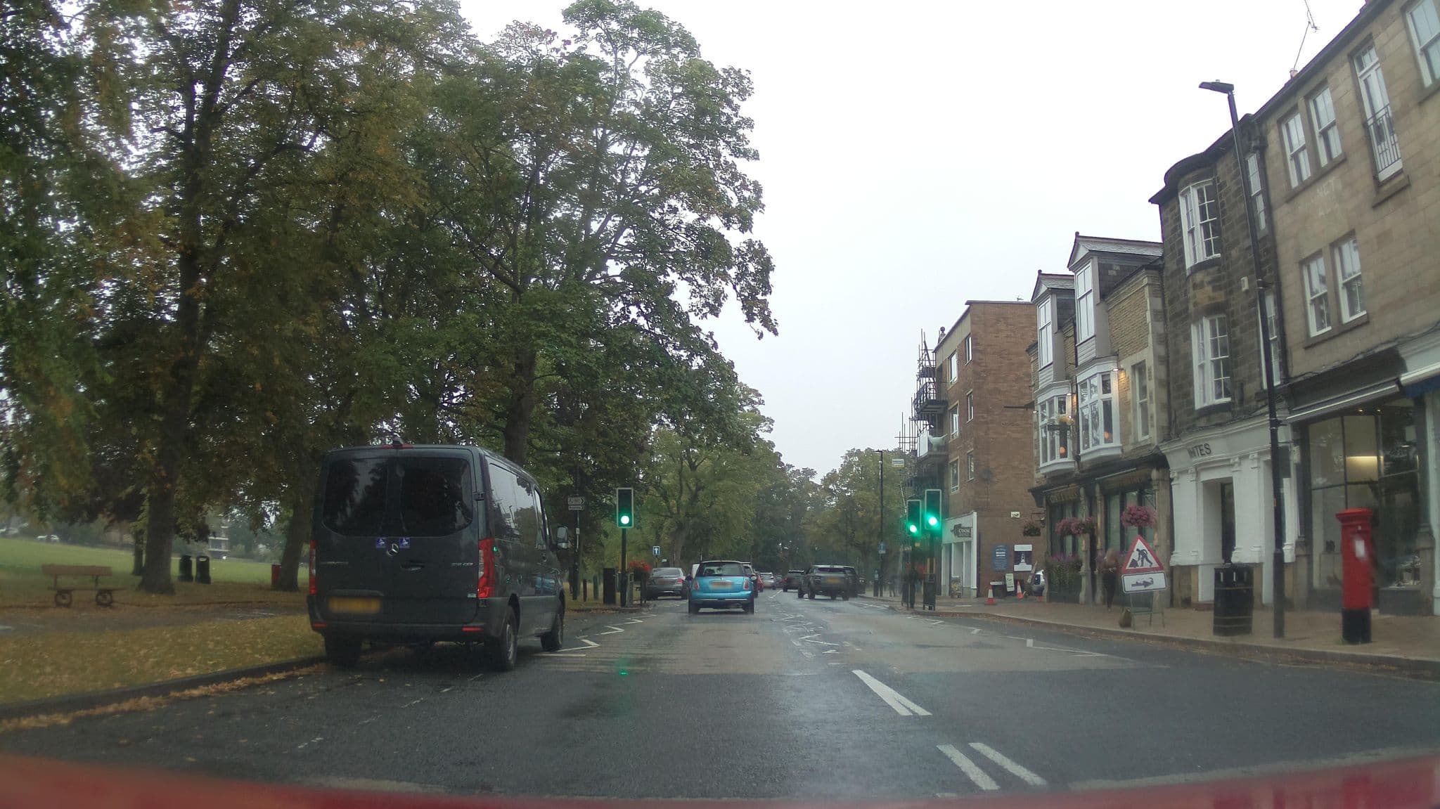Street view near The West Park Hotel, Harrogate — © southglos (CC BY-SA · Mapillary)