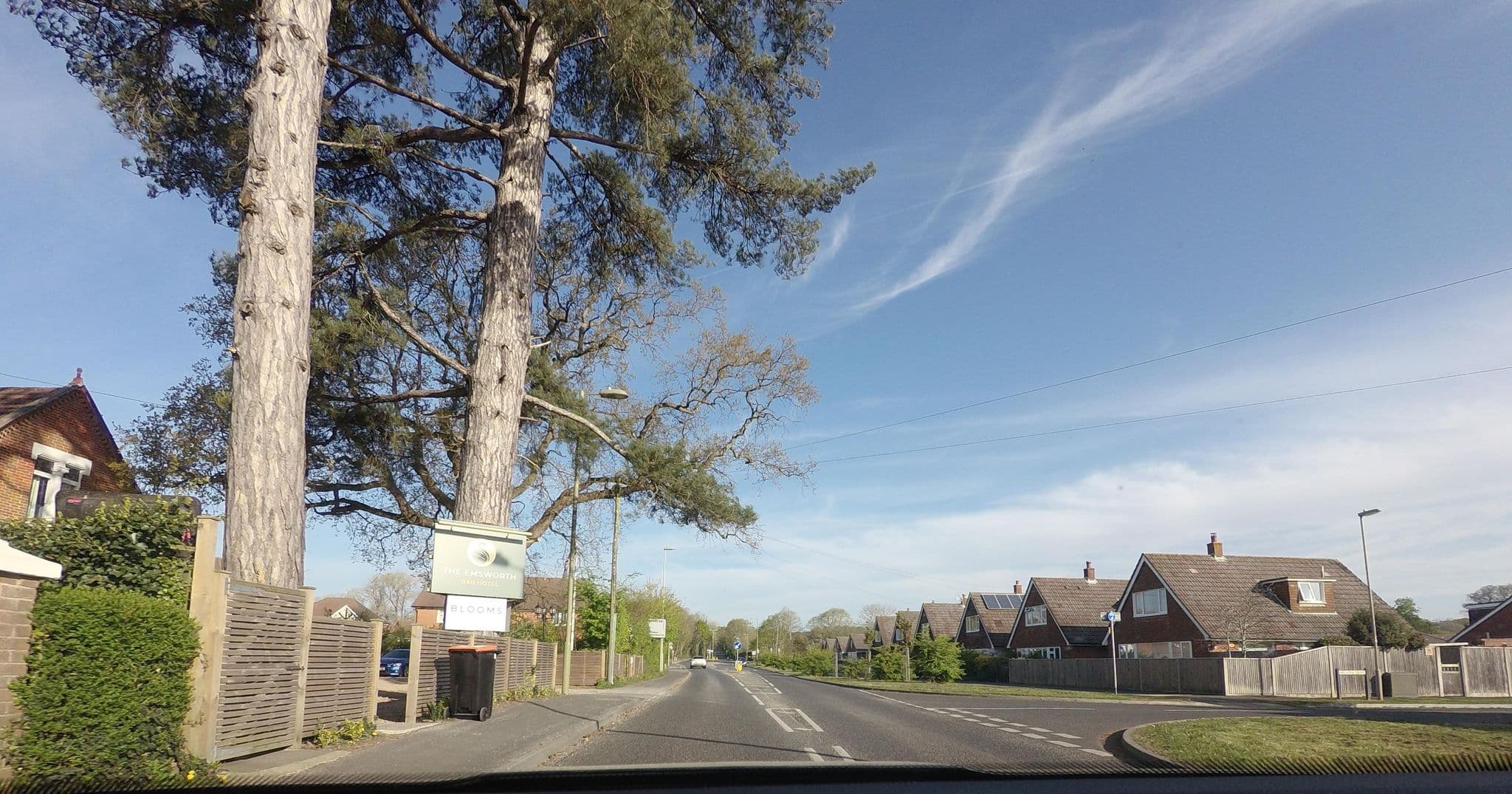 Street view near The Jingles, Emsworth — © tallguy (CC BY-SA · Mapillary)