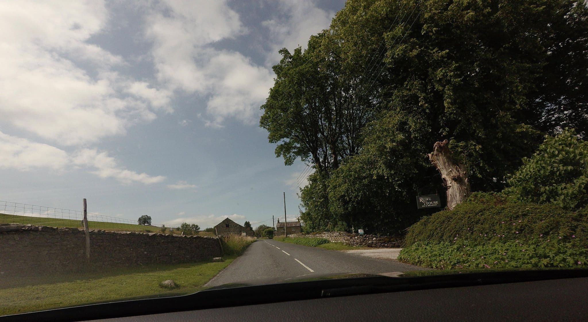 Street view near The Rowe House, Settle — © tallguy (CC BY-SA · Mapillary)