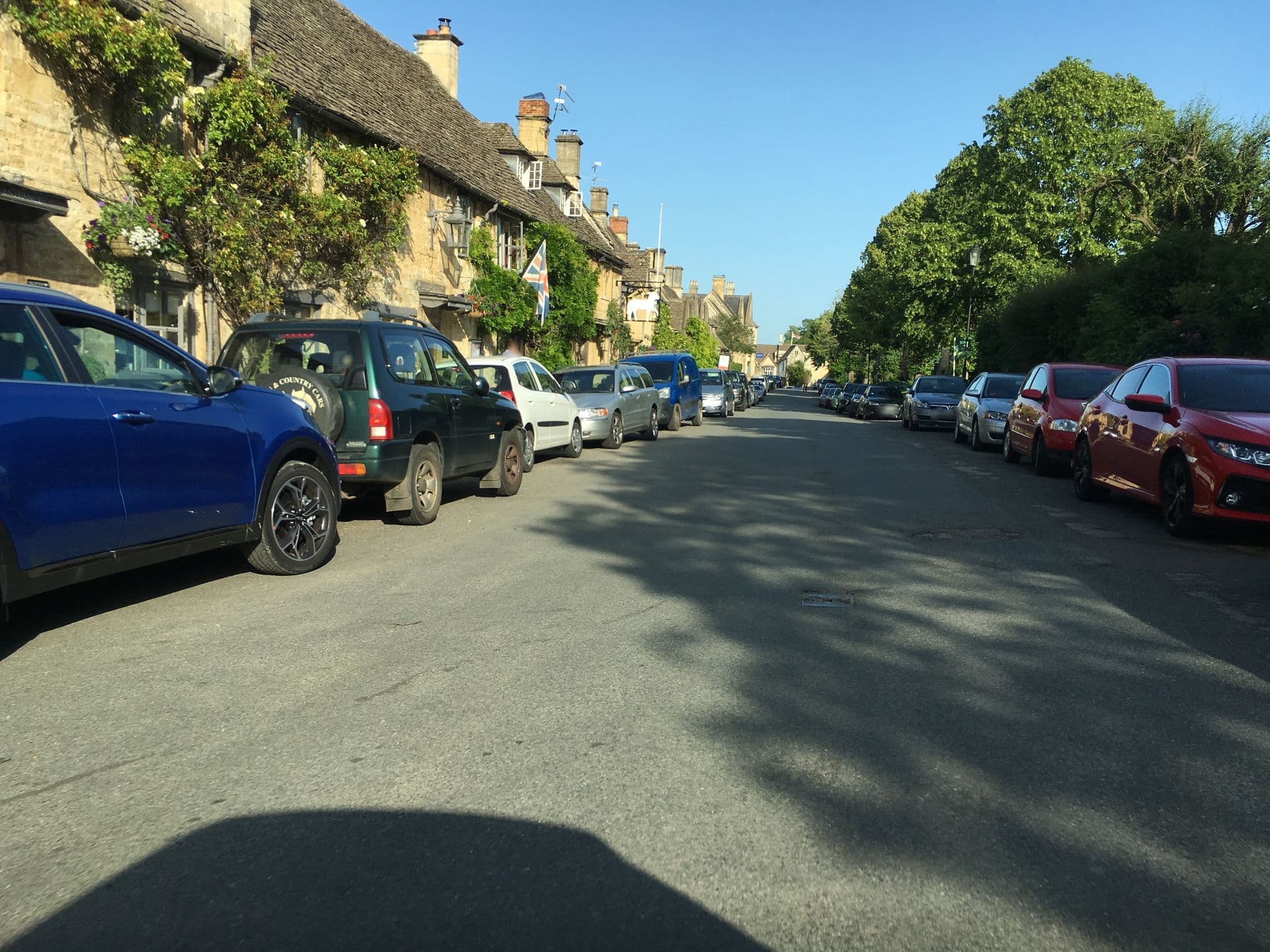 Street view near The Lamb Inn, Burford — © southglos (CC BY-SA · Mapillary)