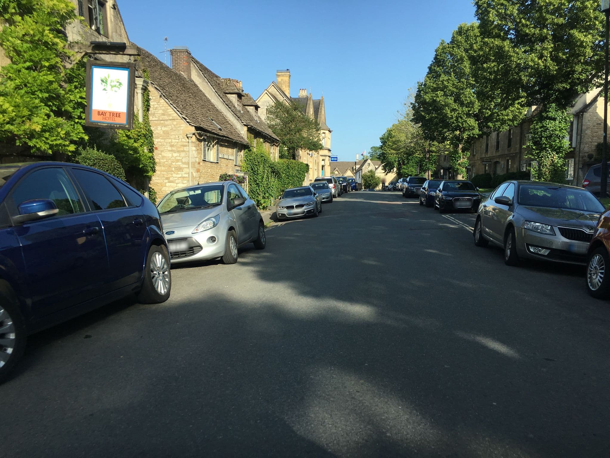 Street view near The Bay Tree, Burford — © southglos (CC BY-SA · Mapillary)