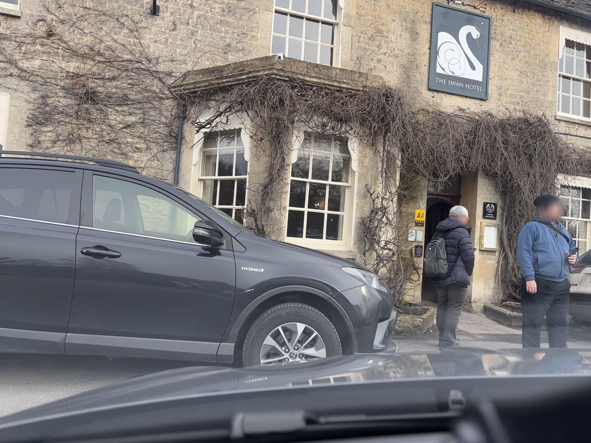 Street view near The Swan Hotel, Fairford — © swinetown (CC BY-SA · Mapillary)