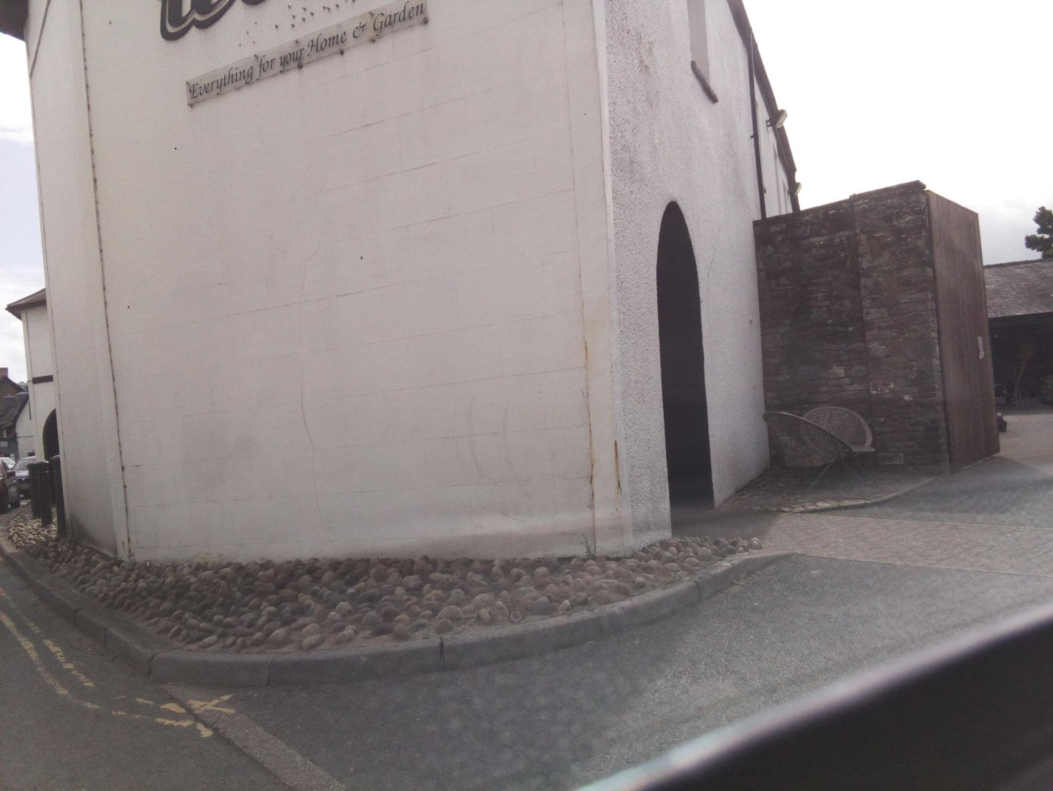 Street view near Bear Hotel, Crickhowell — © southglos (CC BY-SA · Mapillary)