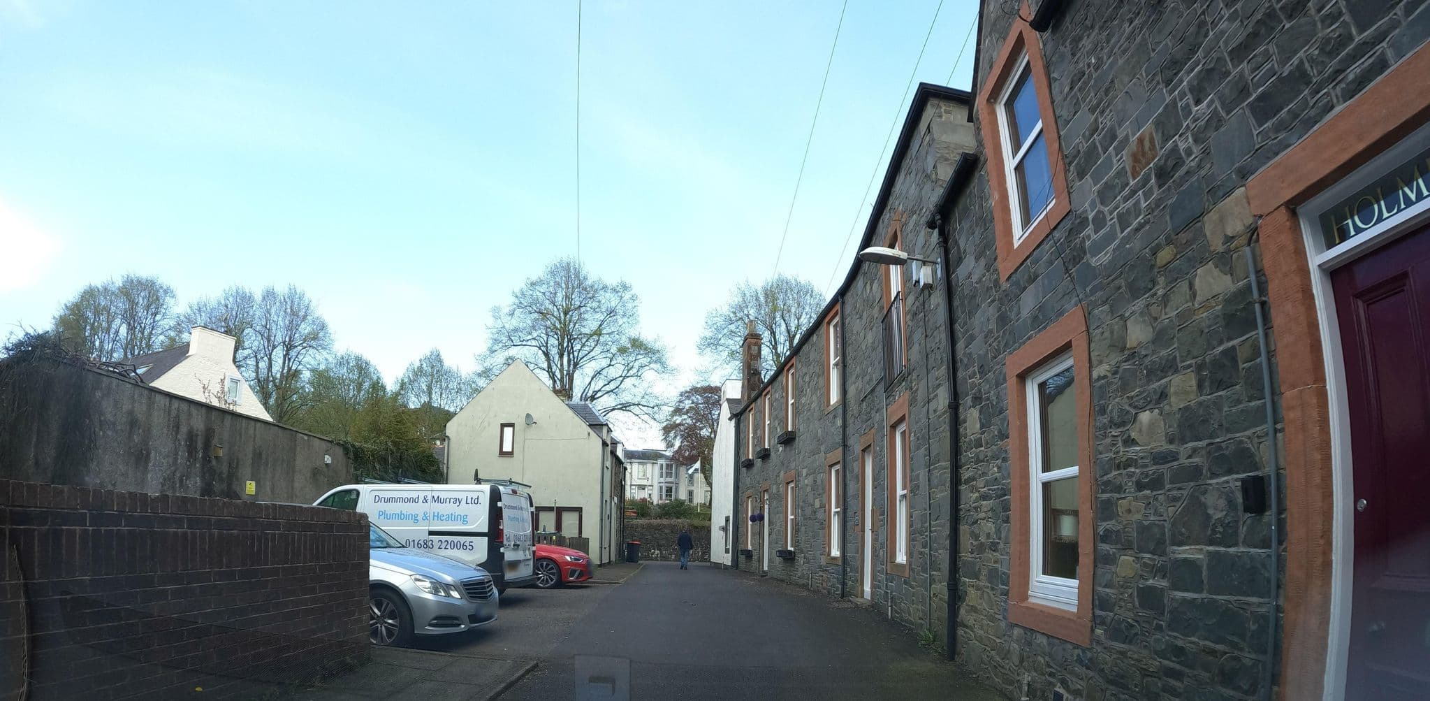 Street view near Oaktree Apartments, Moffat — © hobgoblin (CC BY-SA · Mapillary)