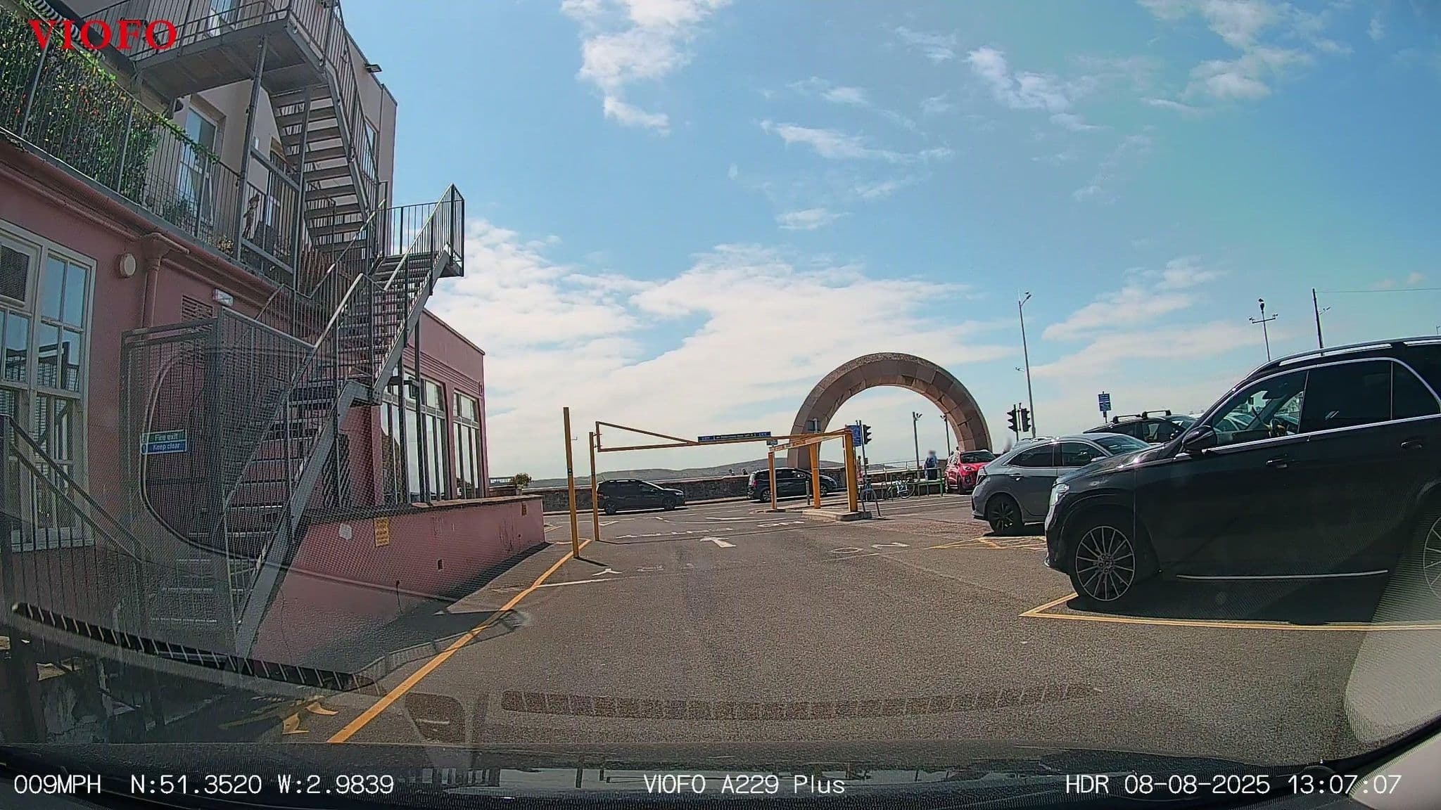 Street view near Mentone Hotel, Weston-super-Mare — © RyanBush (CC BY-SA · Mapillary)
