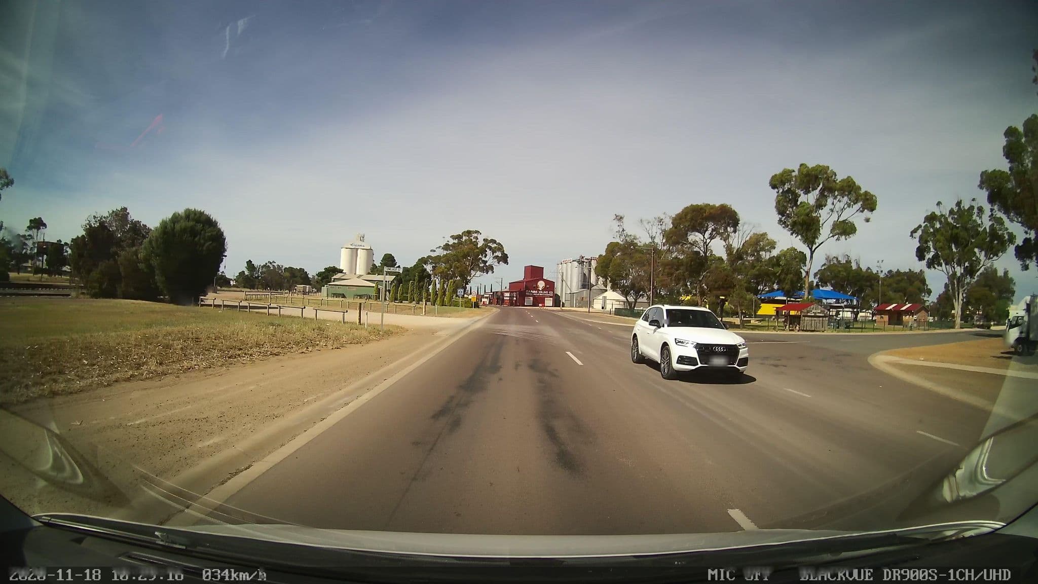 Street view near Cummins Railway Triangle, Tumby Bay — © bob3bob3 (CC BY-SA · Mapillary)