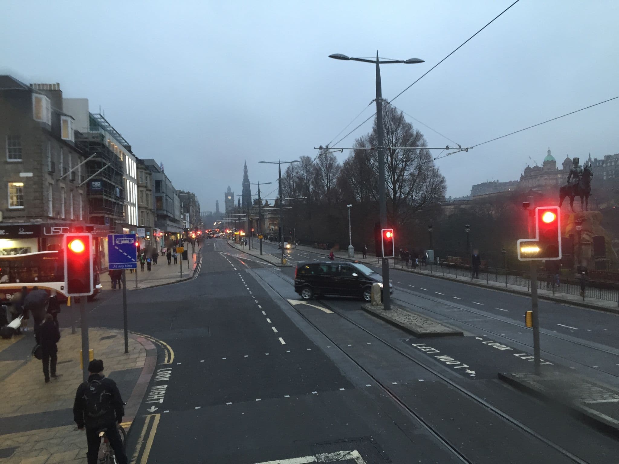Street view near 100 Princes Street, Edinburgh — © iggypl (CC BY-SA · Mapillary)
