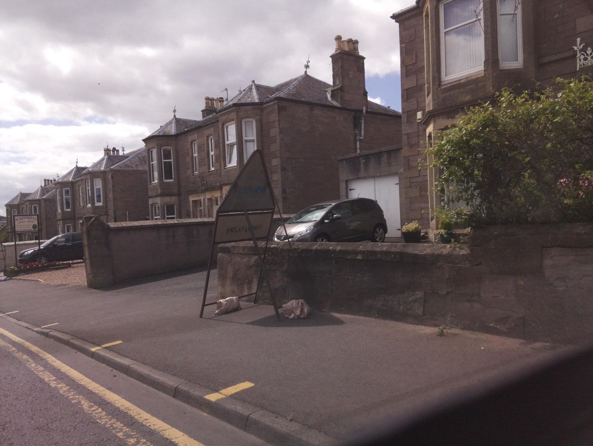 Street view near Ackinnoull, Perth — © southglos (CC BY-SA · Mapillary)