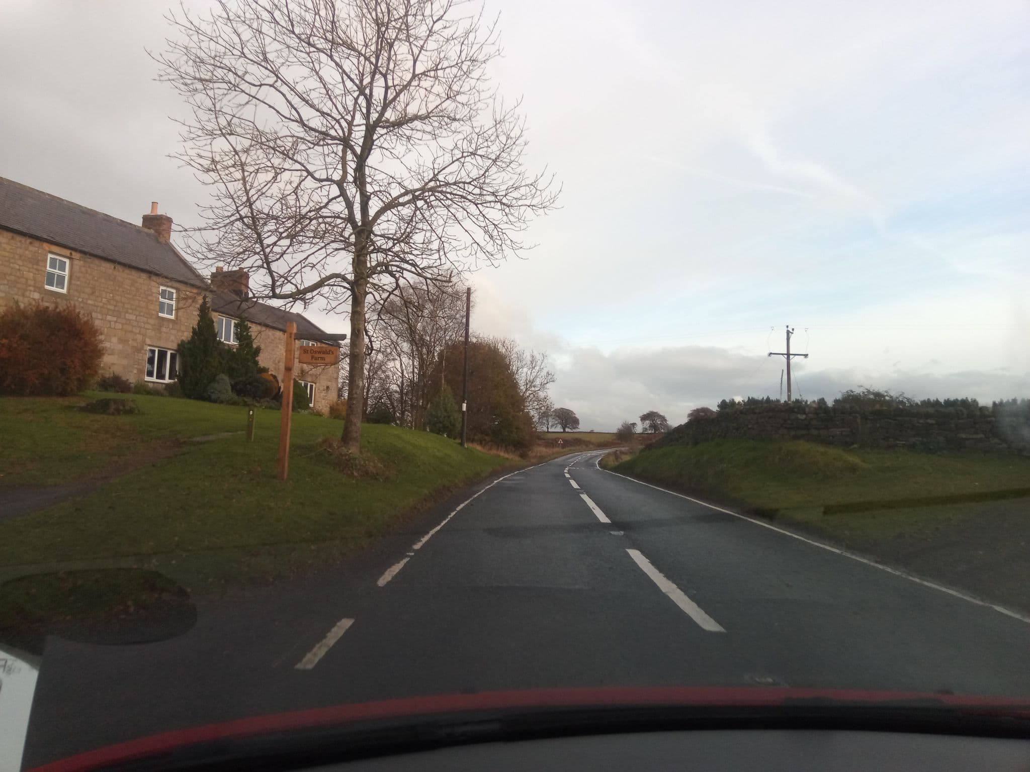 Street view near Heavenfield Cottage, Acomb — © victuallers (CC BY-SA · Mapillary)