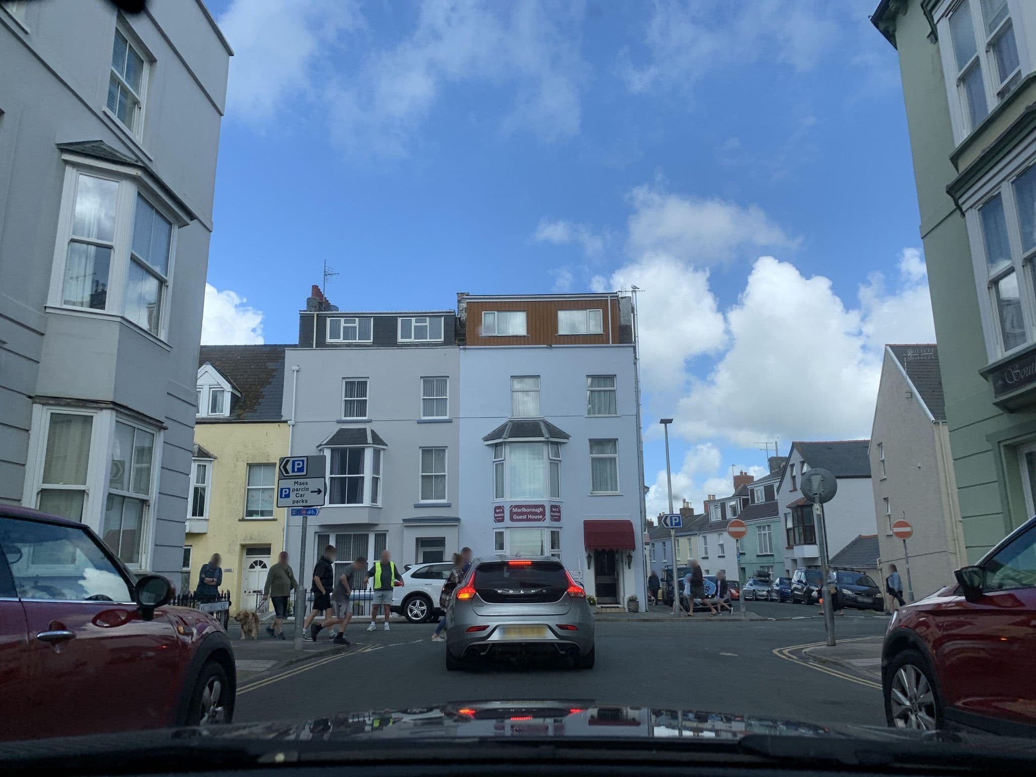 Street view near The Hildebrand, Tenby — © laye (CC BY-SA · Mapillary)