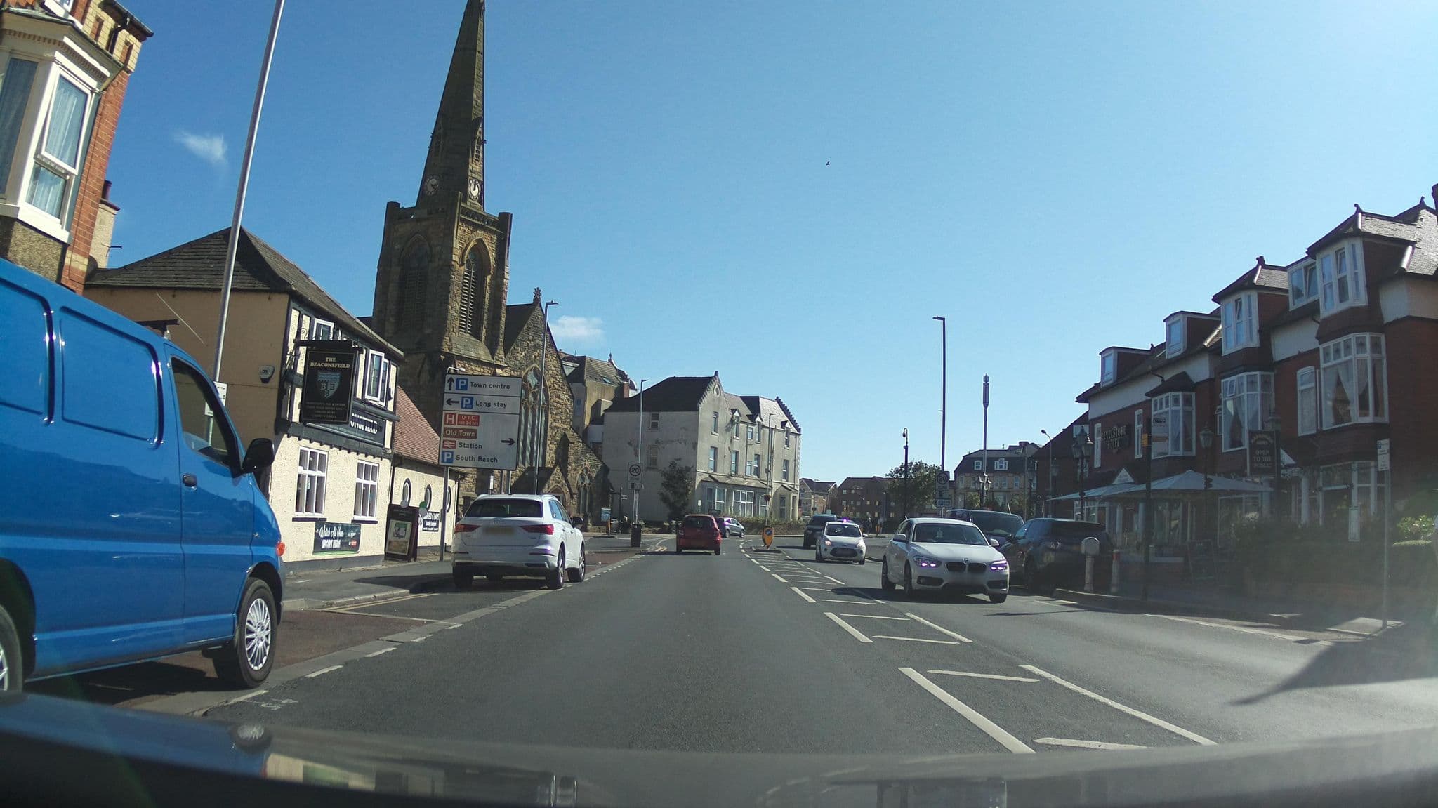 Street view near Revelstoke Hotel, Bridlington — © southglos (CC BY-SA · Mapillary)