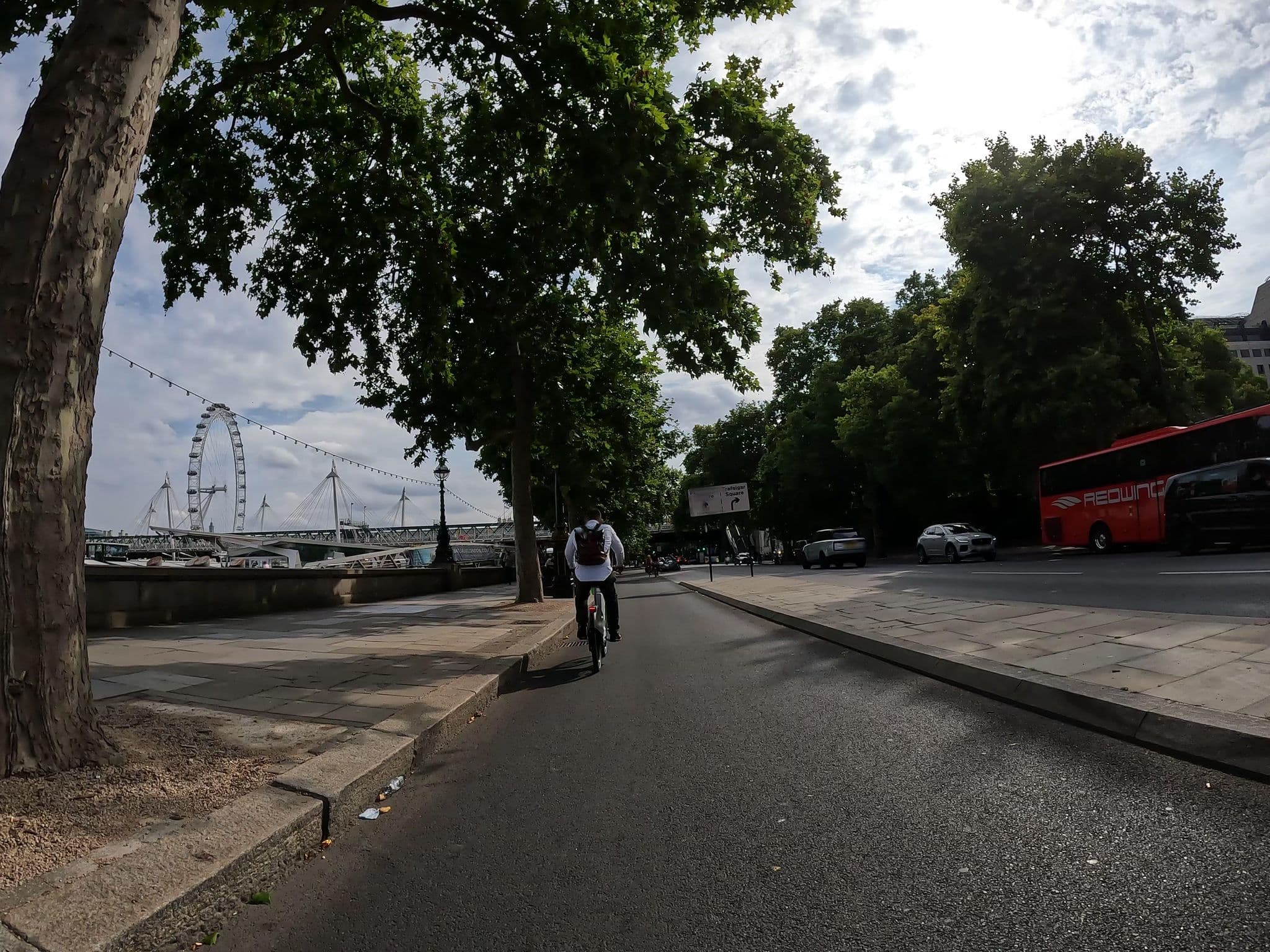 Street view near HarmonyNest Parkview Elegance, New Cross — © erias (CC BY-SA · Mapillary)