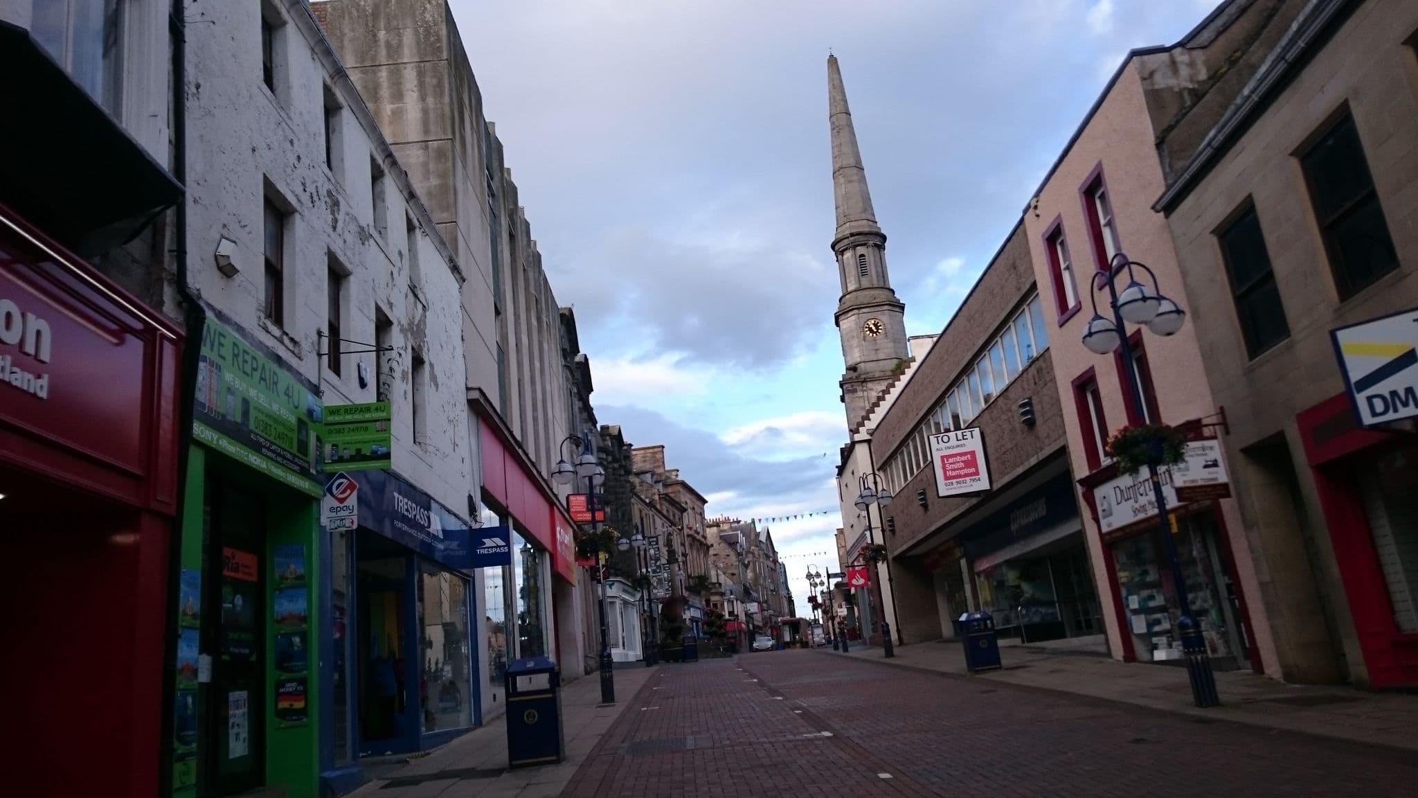 Street view near Barnet House, Dunfermline — © thx (CC BY-SA · Mapillary)